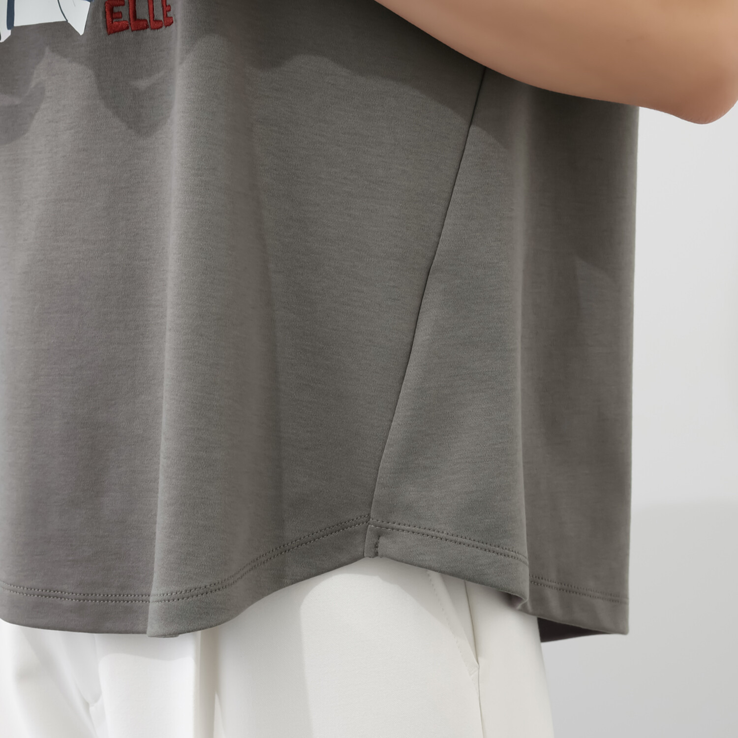 エル　ステュディオ パリジェンヌグラフィック Ｔシャツ