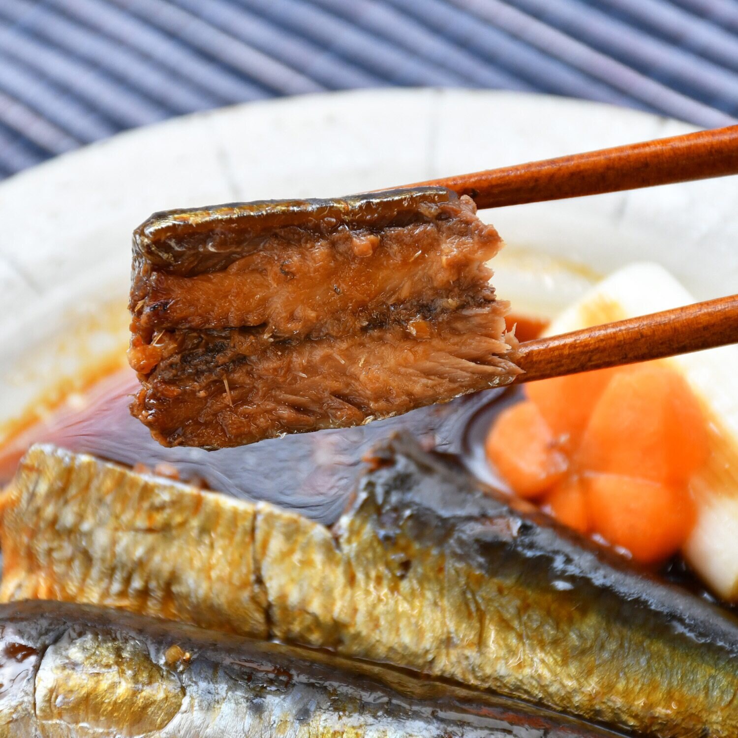 骨までやわらか 「さんま」と「いわし」の ふっくら旨煮