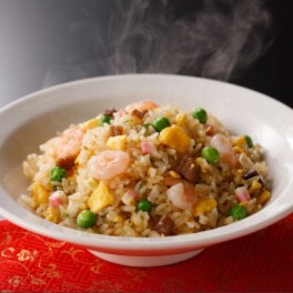 リニューアル前商品　＜３０袋＞　菰田総料理長 直火炒め！特製五目炒飯