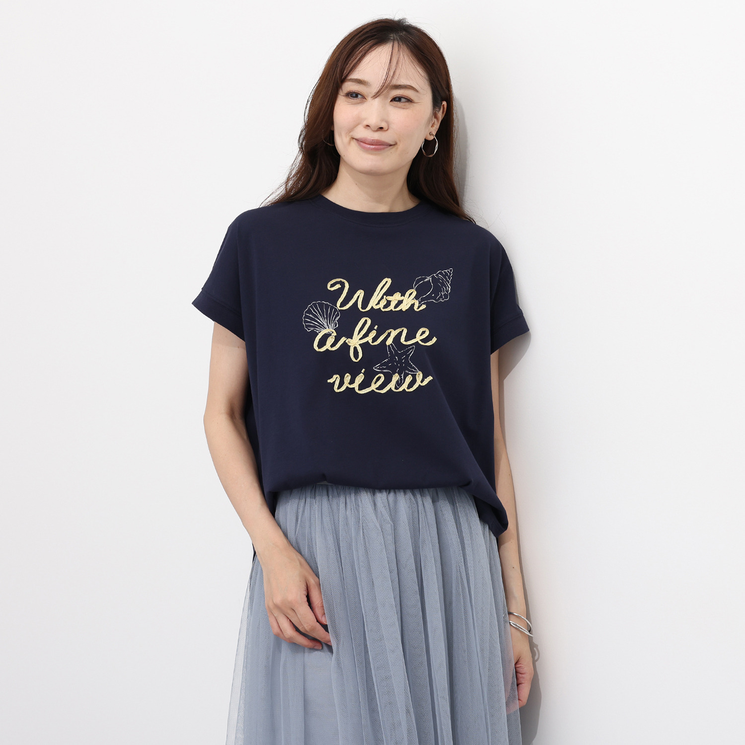 モン　エラン 品よく映えて パッと華やぐ！ デザインＴシャツ
