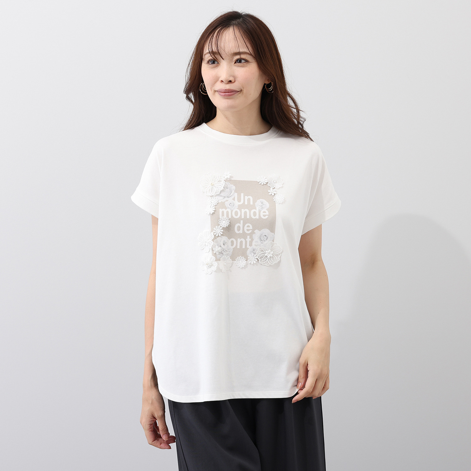 モン　エラン 品よく映えて パッと華やぐ！ デザインＴシャツ