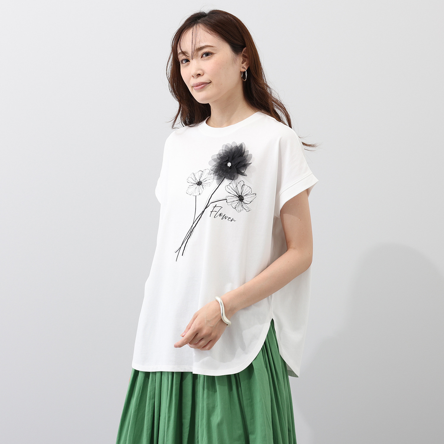 モン　エラン 品よく映えて パッと華やぐ！ デザインＴシャツ