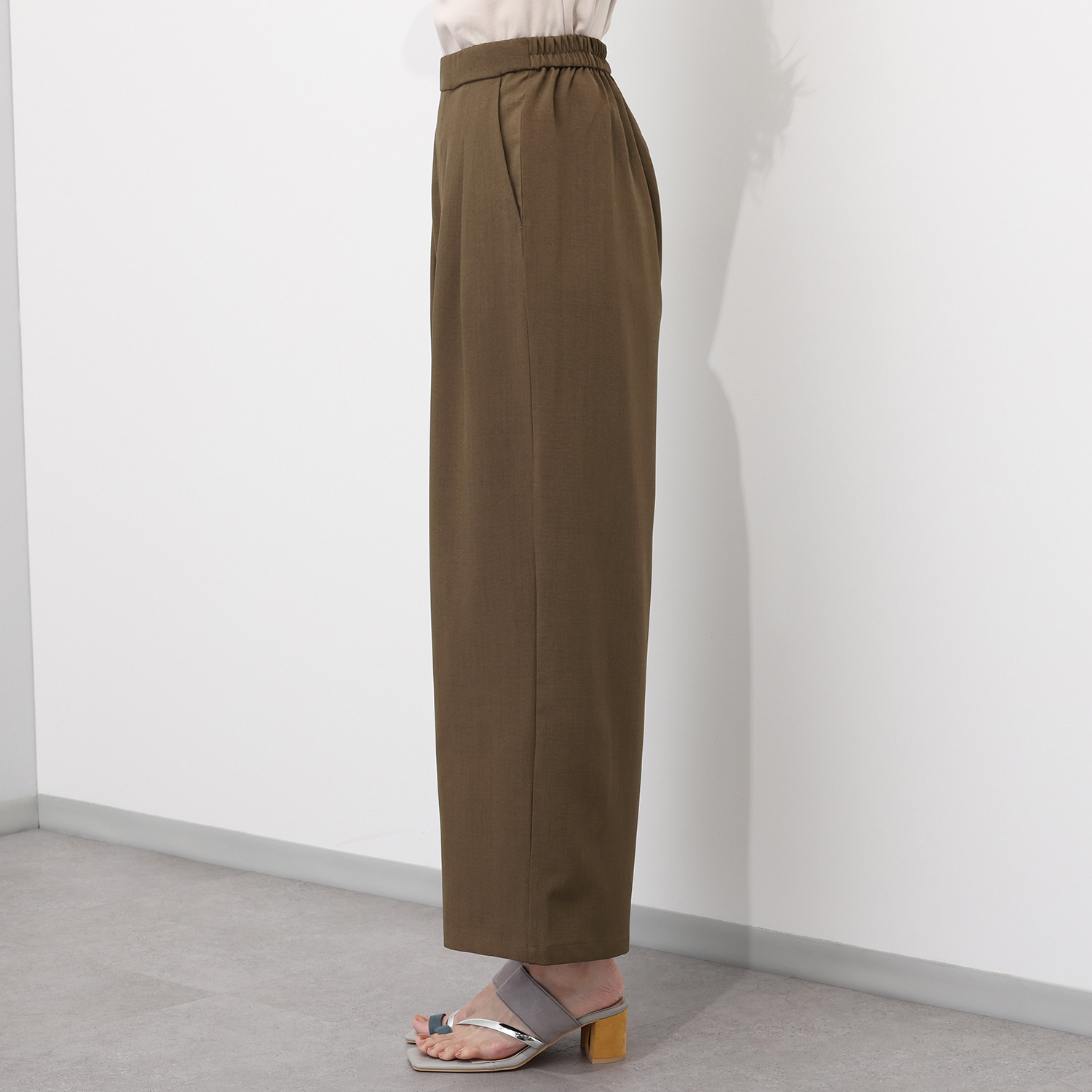 モン　エラン 悩まず品良くサマになる 憧れのすっきり縦長ライン キャミソールビスチェ＆ パンツ　２点セット