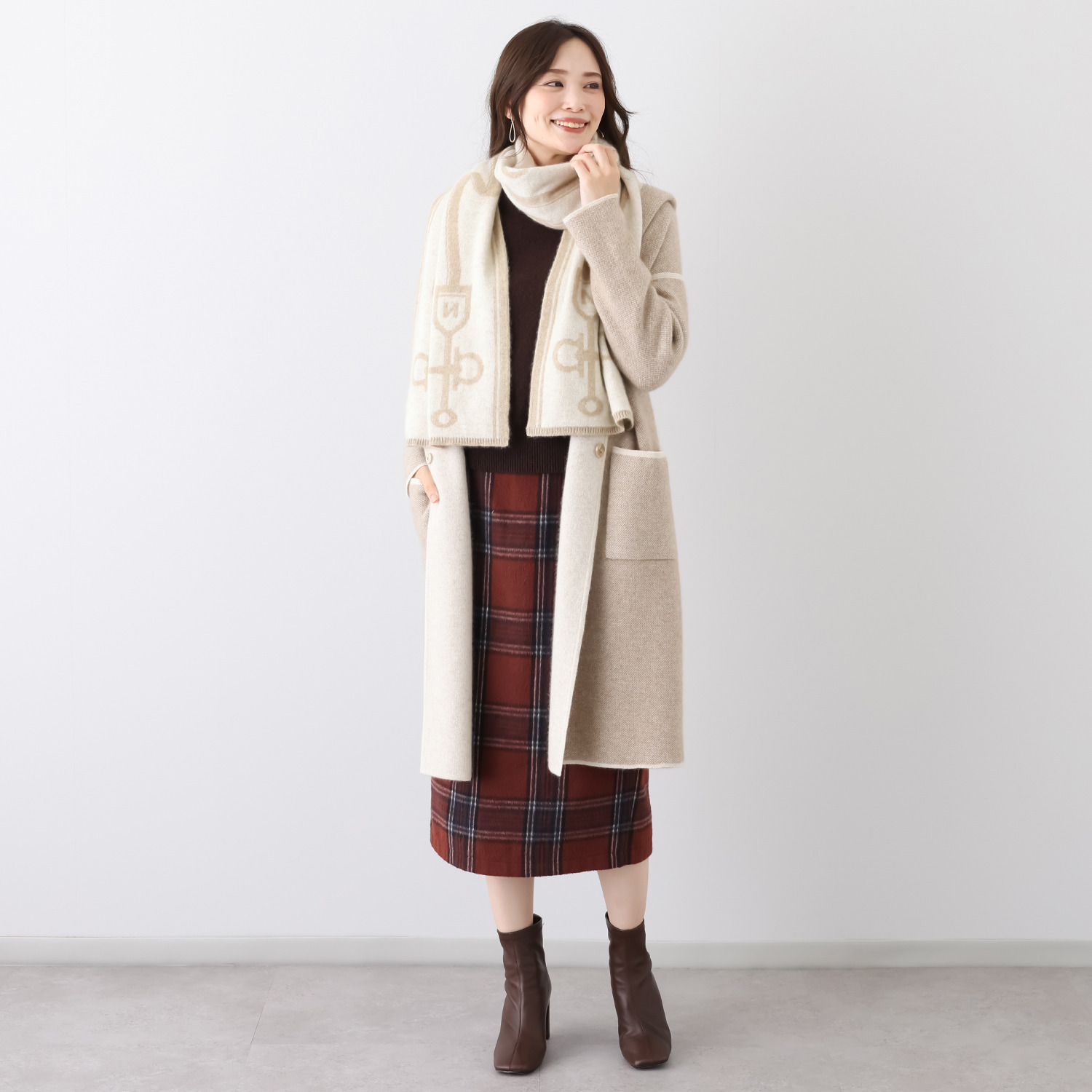 ネイチャーズ 無染色カシミヤ ビット＆ベルト柄 ストール