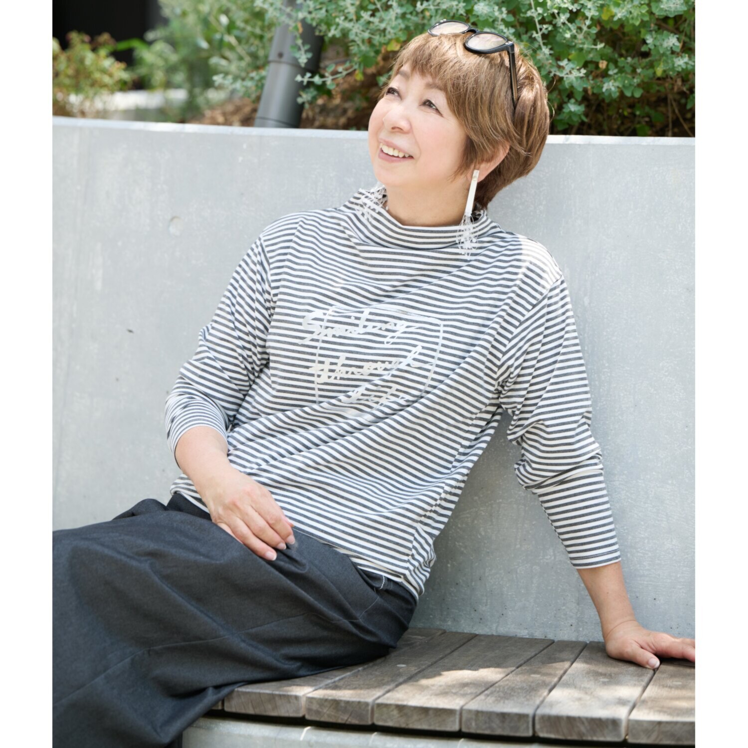 ウノ・ウノ・ドゥーエ オリジナルロゴ モックネックＴシャツ