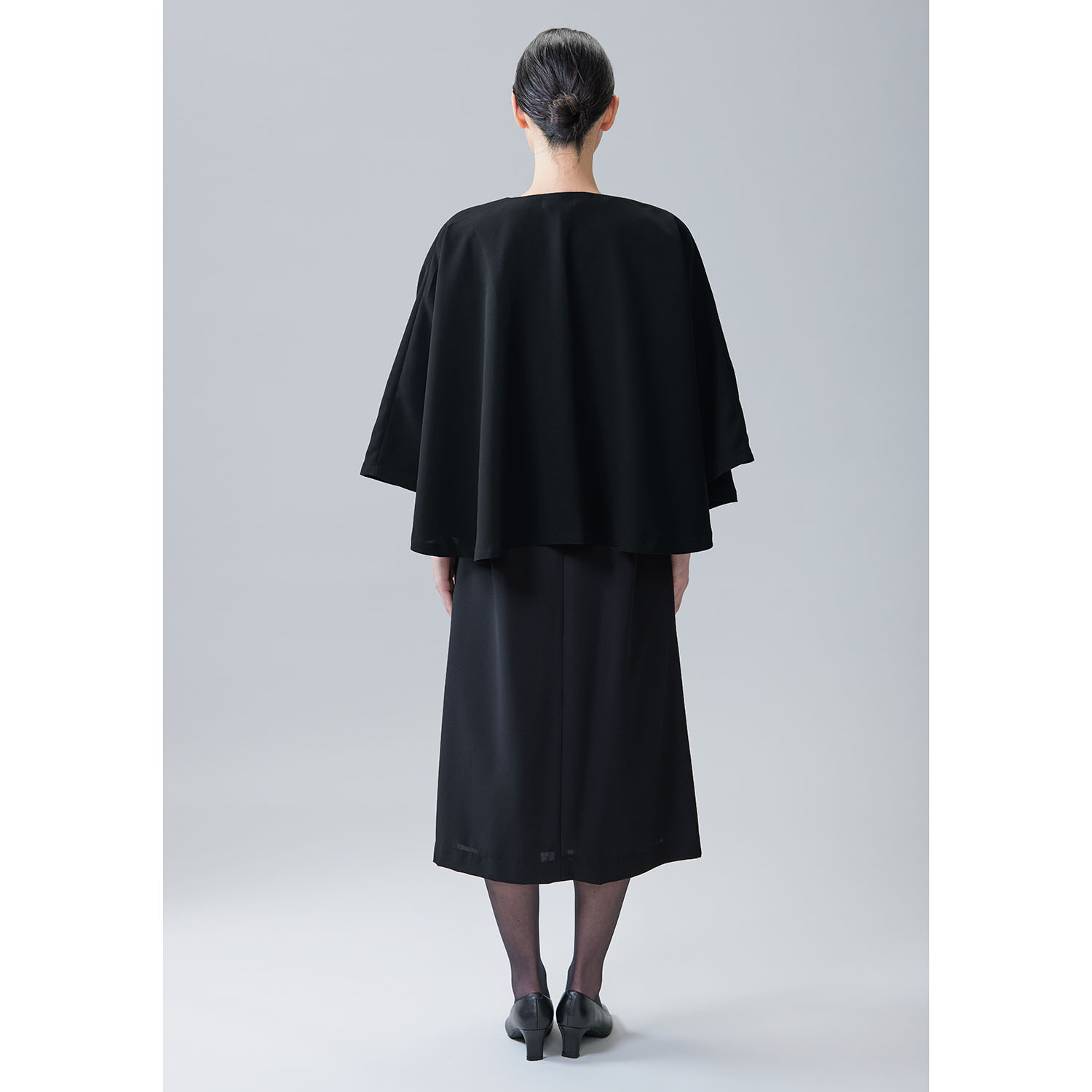 都城仕立て 体型に寄り添う４ｗａｙ きちんとフィット フォーマルケープ ジャケット