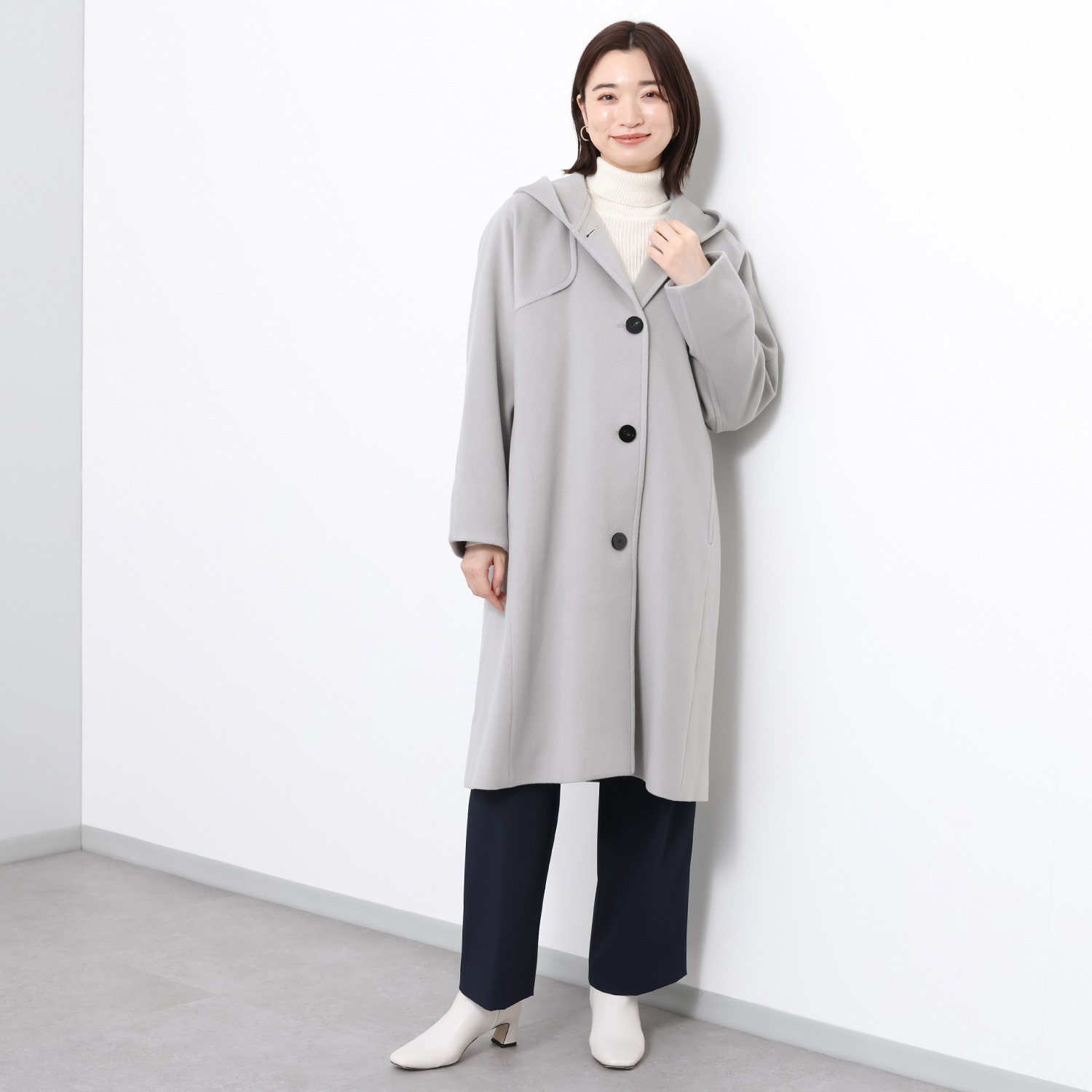 元町ゼラール ラグジュアリーの極み！ 内モンゴルアルバス産 ホワイトカシミヤ１００％ ロング丈ダッフルコート