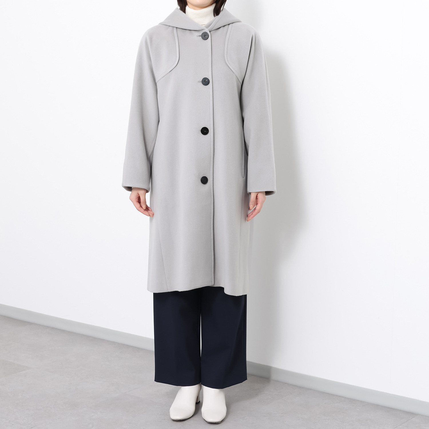 元町ゼラール ラグジュアリーの極み！ 内モンゴルアルバス産 ホワイトカシミヤ１００％ ロング丈ダッフルコート