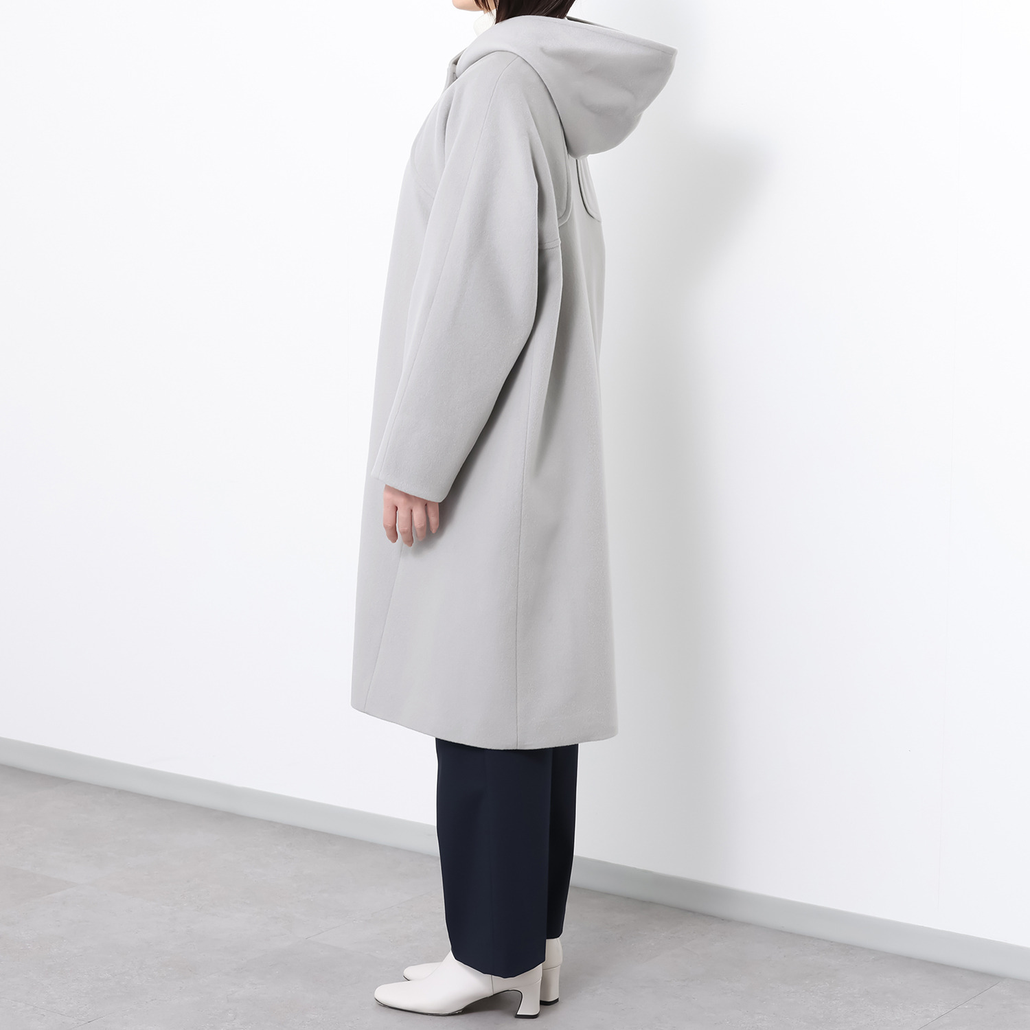 元町ゼラール ラグジュアリーの極み！ 内モンゴルアルバス産 ホワイトカシミヤ１００％ ロング丈ダッフルコート
