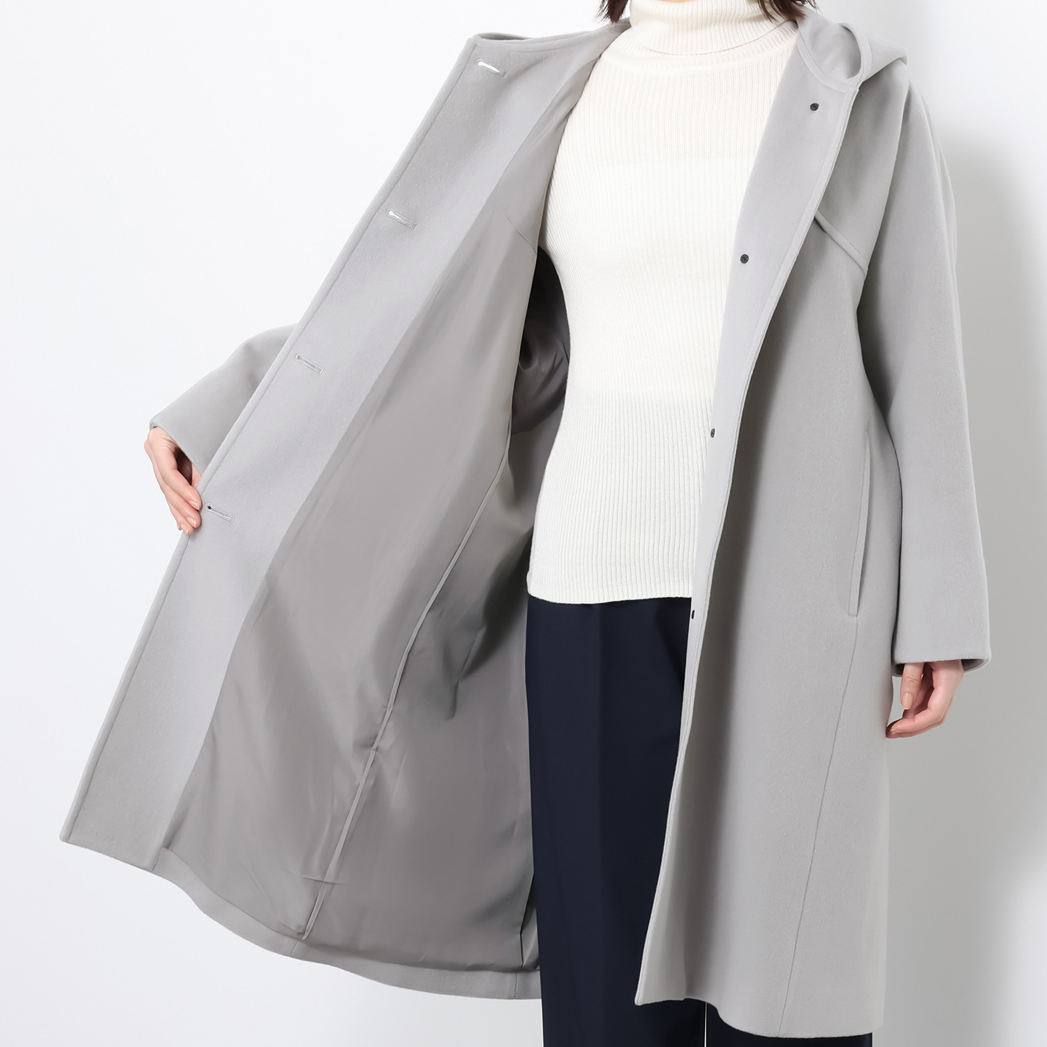 元町ゼラール ラグジュアリーの極み！ 内モンゴルアルバス産 ホワイトカシミヤ１００％ ロング丈ダッフルコート