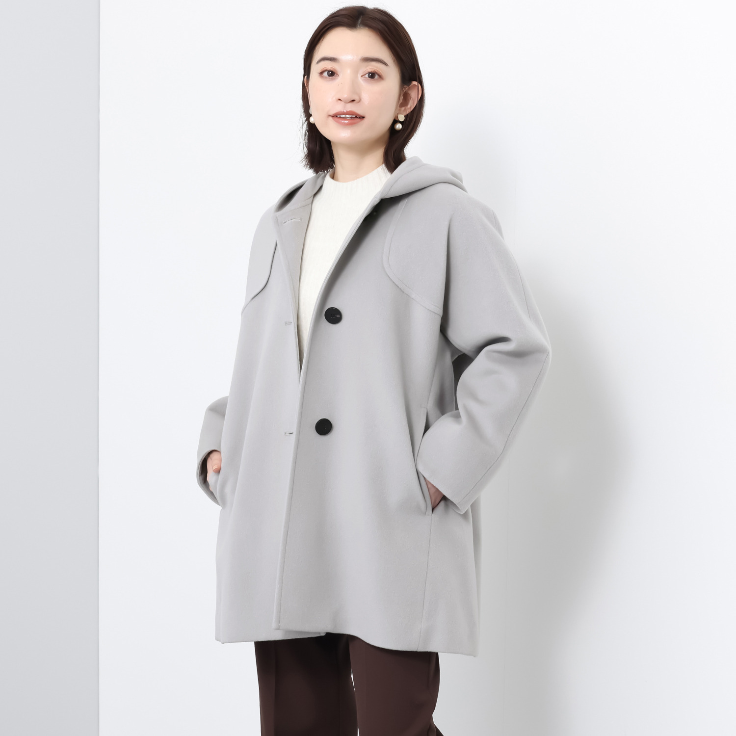 元町ゼラール ラグジュアリーの極み！ 内モンゴルアルバス産 ホワイトカシミヤ１００％ ミドル丈ダッフルコート