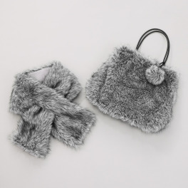 トーチ プレミアムフェイクファー 差し込みマフラー＆ ＰＯＭＰＯＭチャーム付 トートバッグ