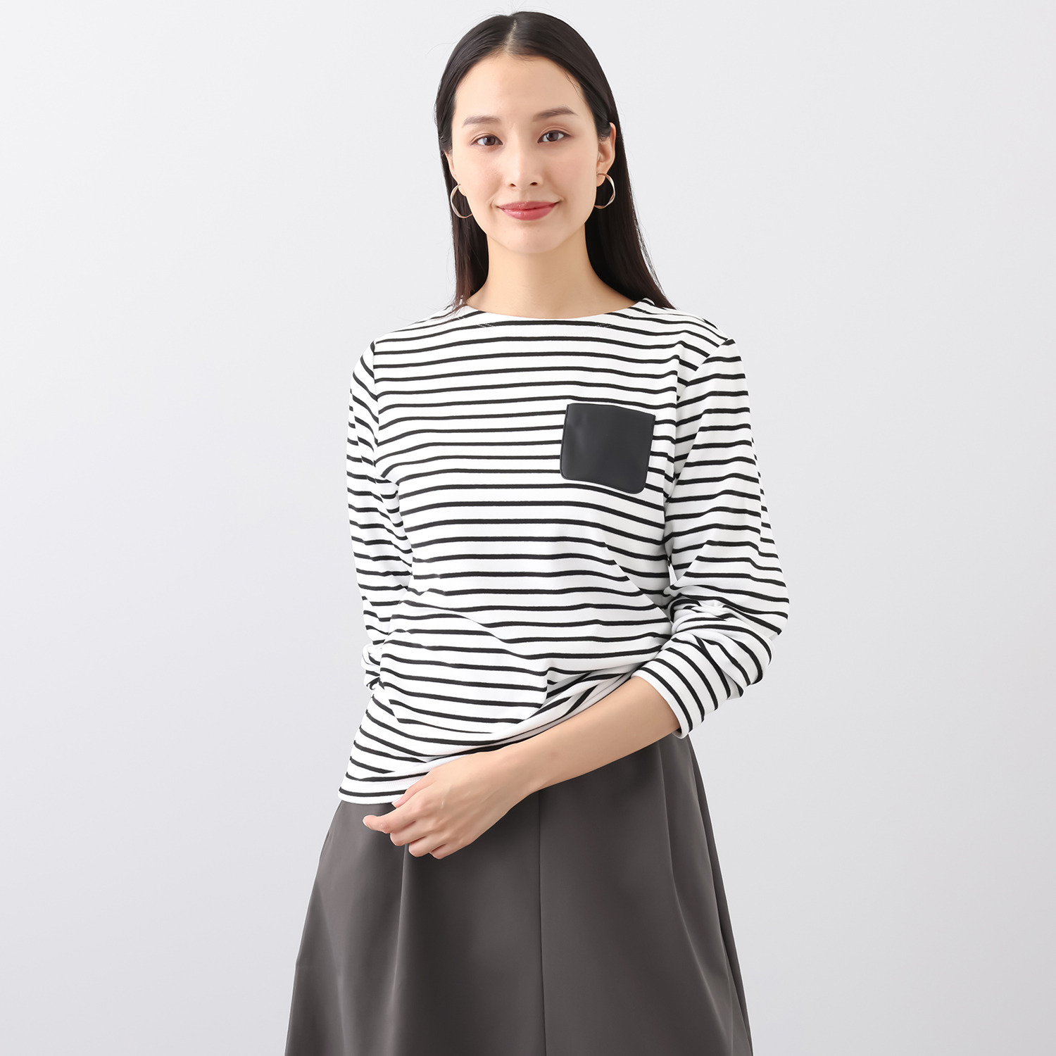 エアリーフェアリー レザーライクポケット ストレッチプルオーバー
