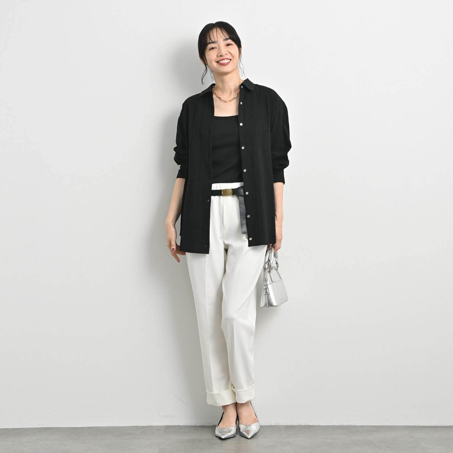 オン　ザ　エッジ コットン１００％ ジャガード織 肌離れが気持ち良い バックボタンシルエット 長袖シャツ