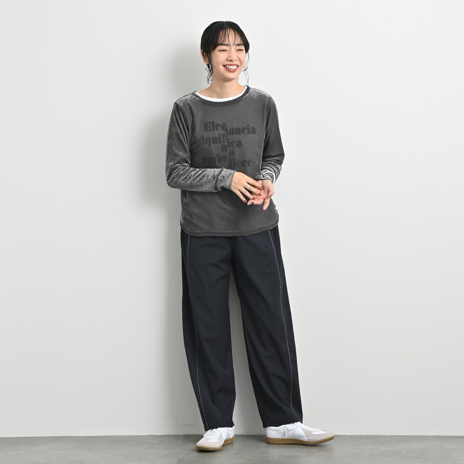 オン　ザ　エッジ 切り替えパインピングで スタイルアップ見え ピンストライプ カーブパンツ