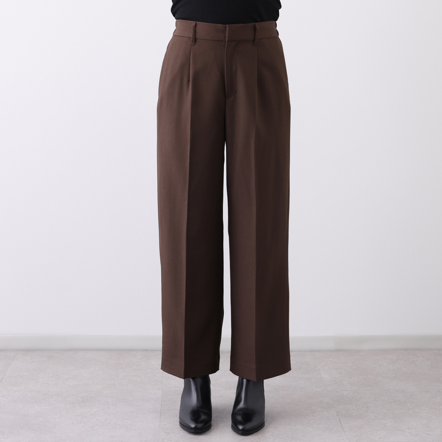 イロプライム センタープレス パンツ
