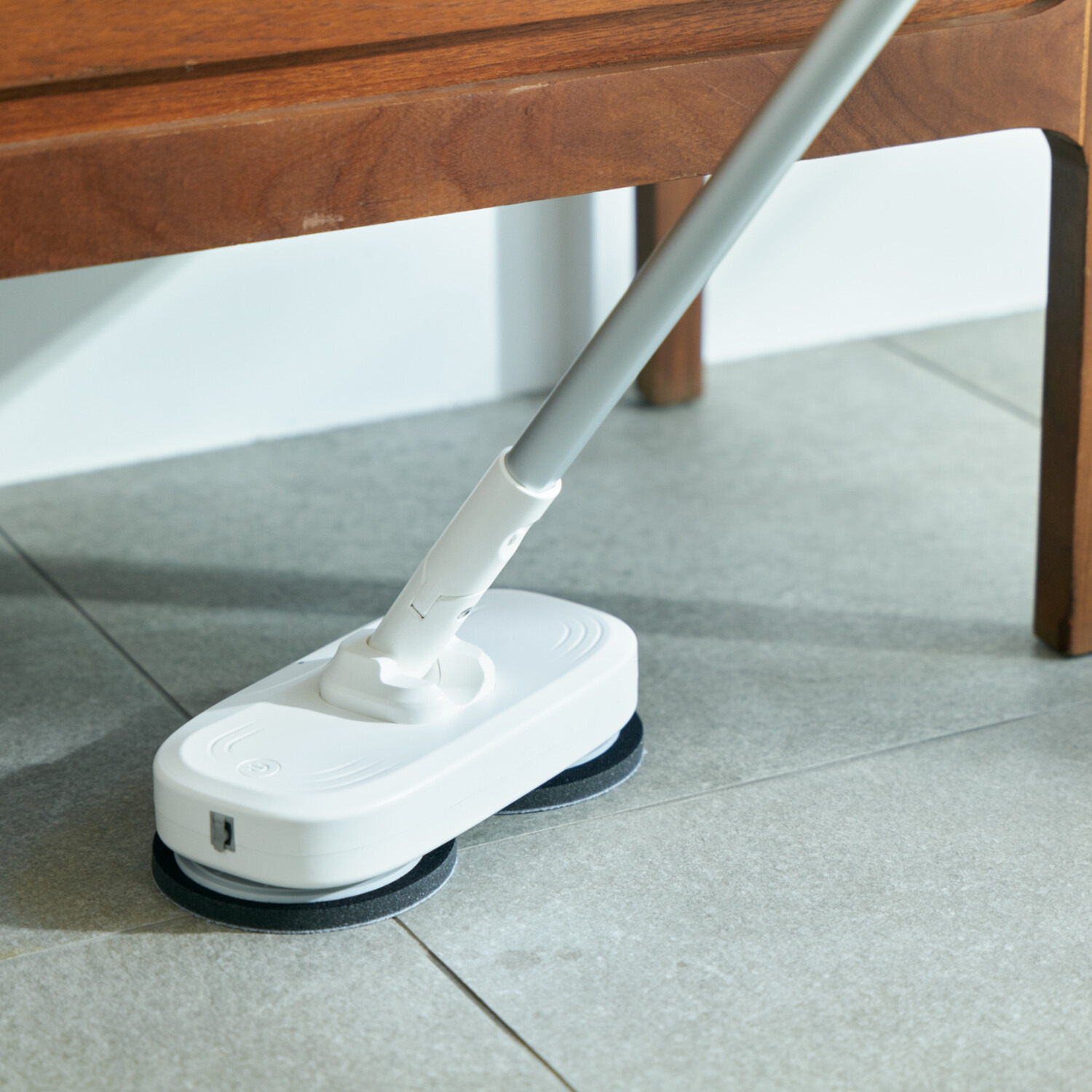 エイミー 気になる床の汚れに 畳から網戸まで 軽い力で拭き掃除！ 電動プレミアム モップクリーナー パッド増量特別セット ＡＩＭ−ＭＣ０２