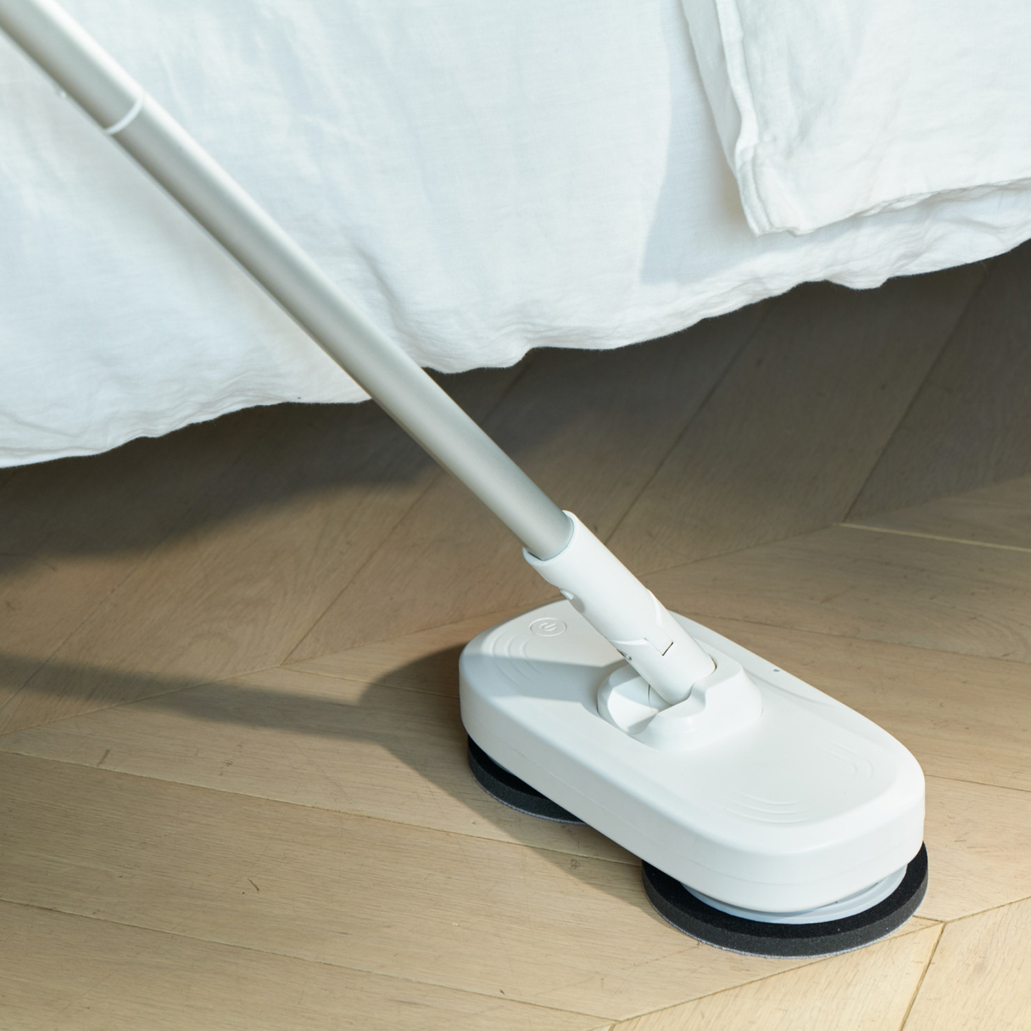 エイミー 気になる床の汚れに 畳から網戸まで 軽い力で拭き掃除！ 電動プレミアム モップクリーナー パッド増量特別セット ＡＩＭ−ＭＣ０２
