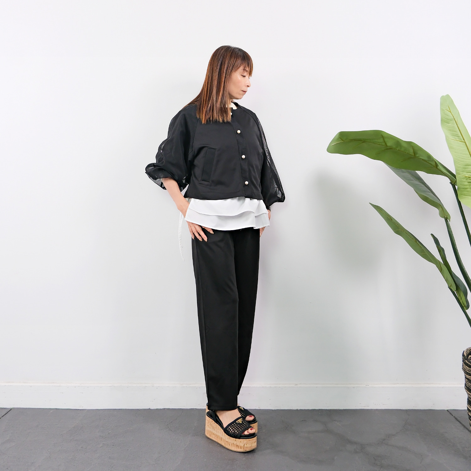 トレコード　コウベ フリルアクセント ストレッチジャージー テーパードパンツ