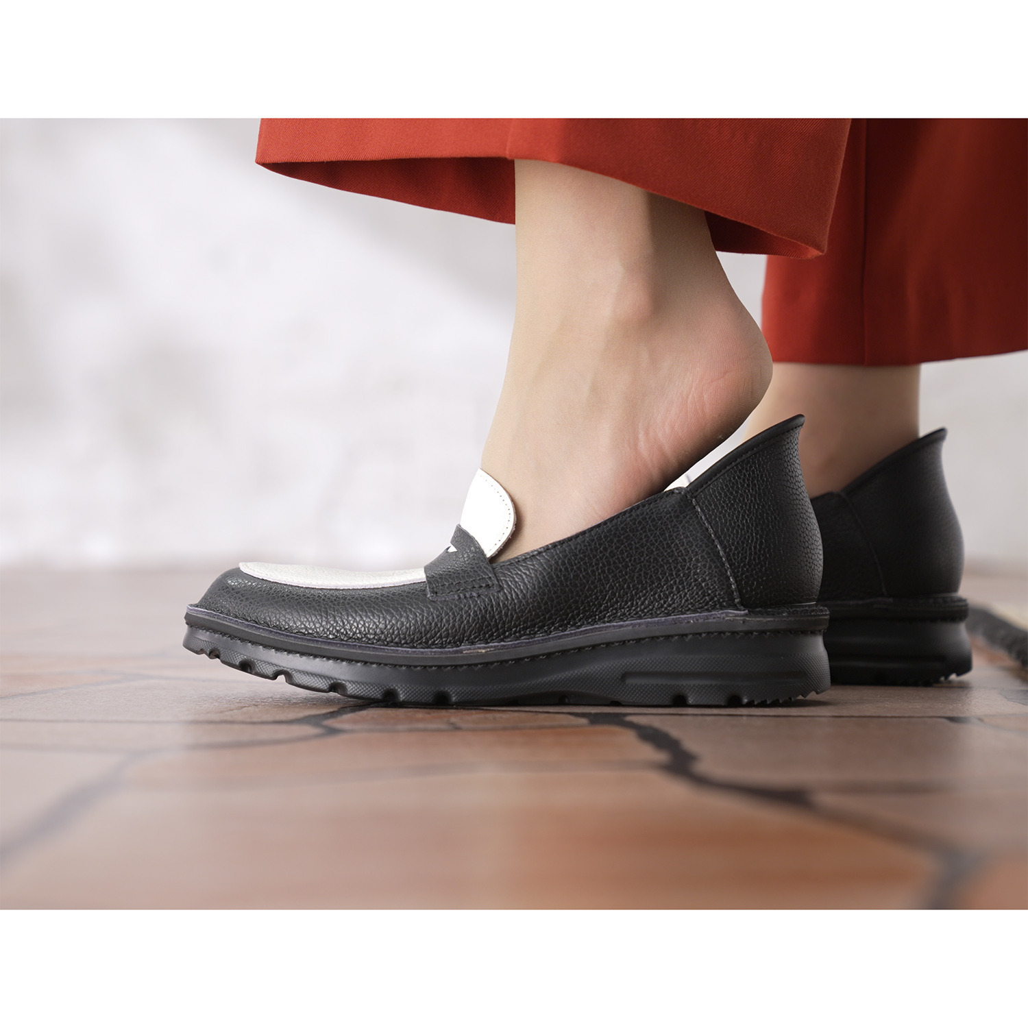 ＪＳハートレーベル ＜日本製＞ はっ水姫路レザー 立ったまま履ける ワンツーゴー！ 軽量ローファーシューズ