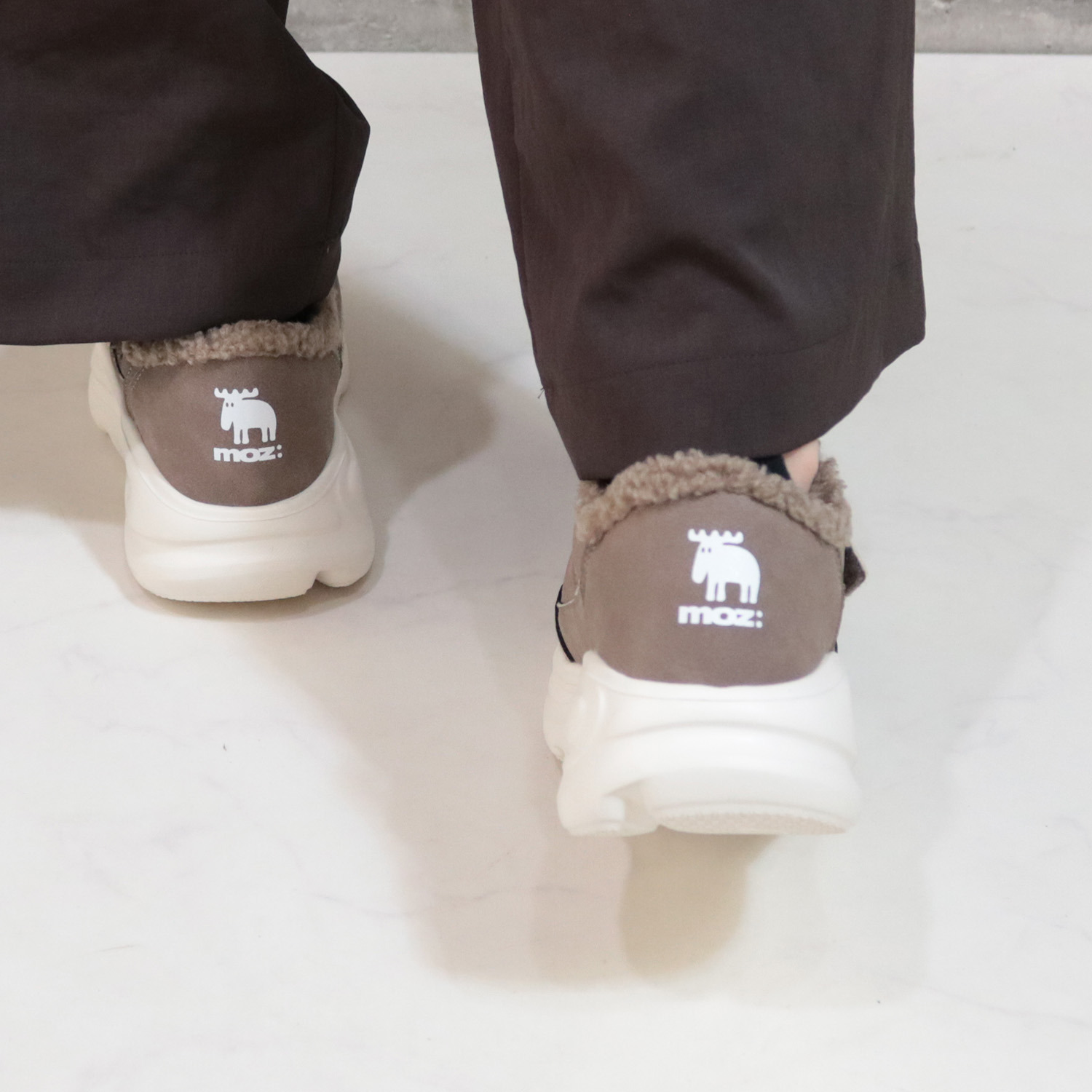 モズ 防水　軽量　着脱簡単！ もこもこボア ワンストラップ 厚底バレエスニーカー