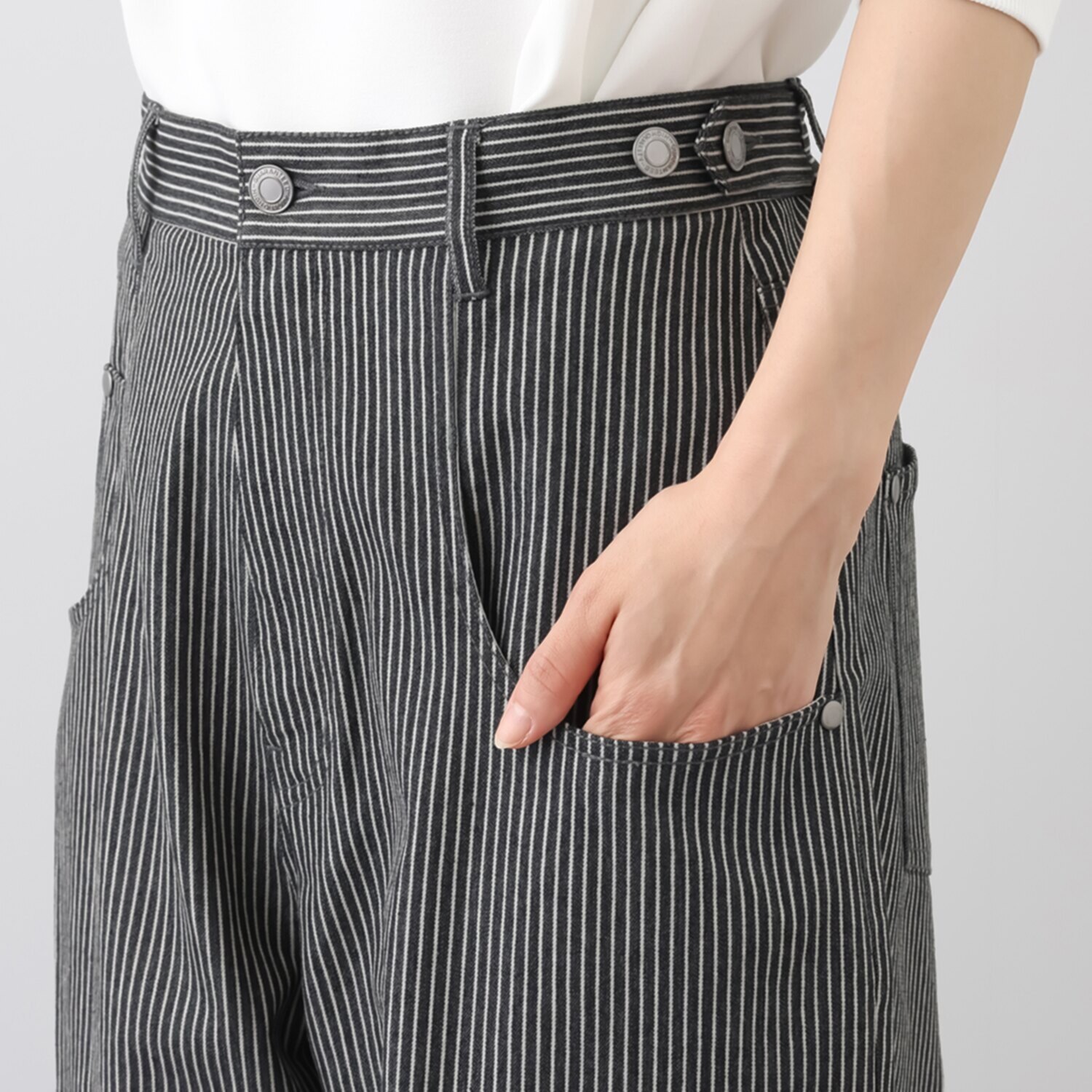 イシカワラボ★ヒトミ トレンド感満載！ ウエスト調節できる バレルパンツ