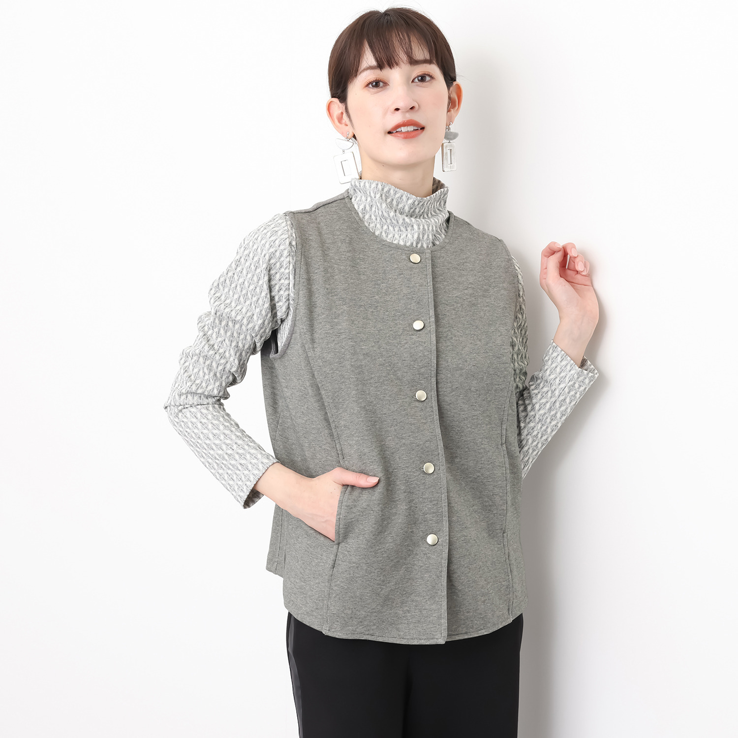 フーア ストレッチポンチ ボタンアクセント ジレ