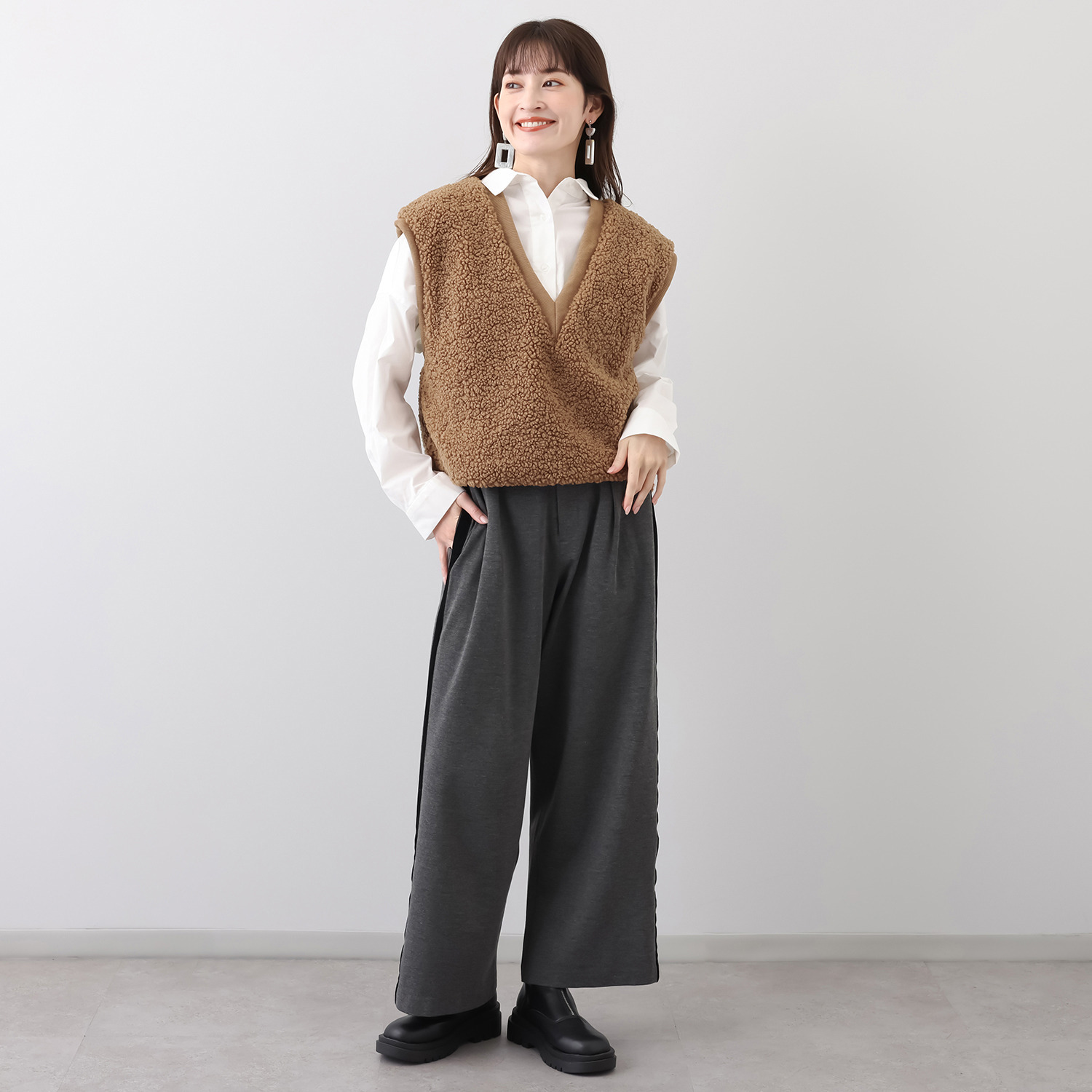エクラージュ Ｖネック ボアベスト