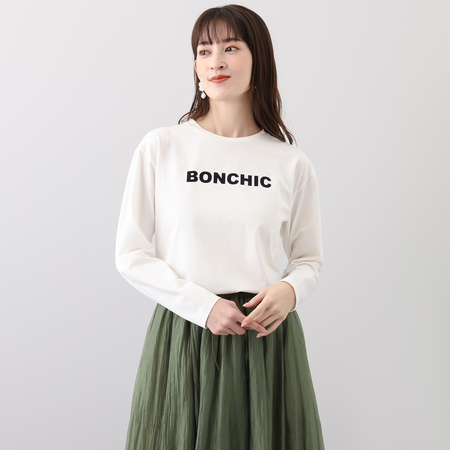 エクラージュ フロッキーロゴプリント ロングスリーブＴシャツ