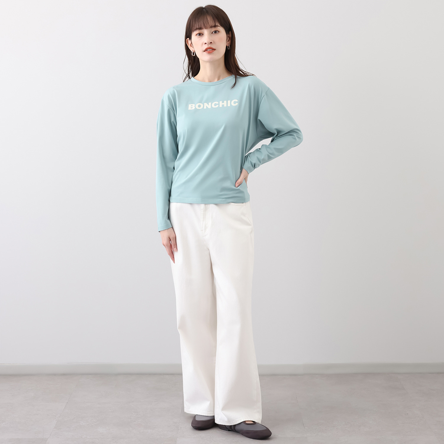 エクラージュ フロッキーロゴプリント ロングスリーブＴシャツ