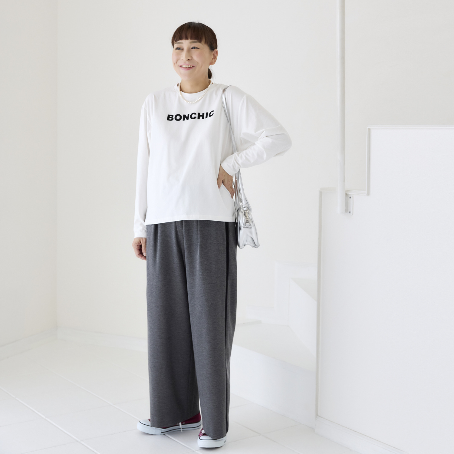 エクラージュ フロッキーロゴプリント ロングスリーブＴシャツ