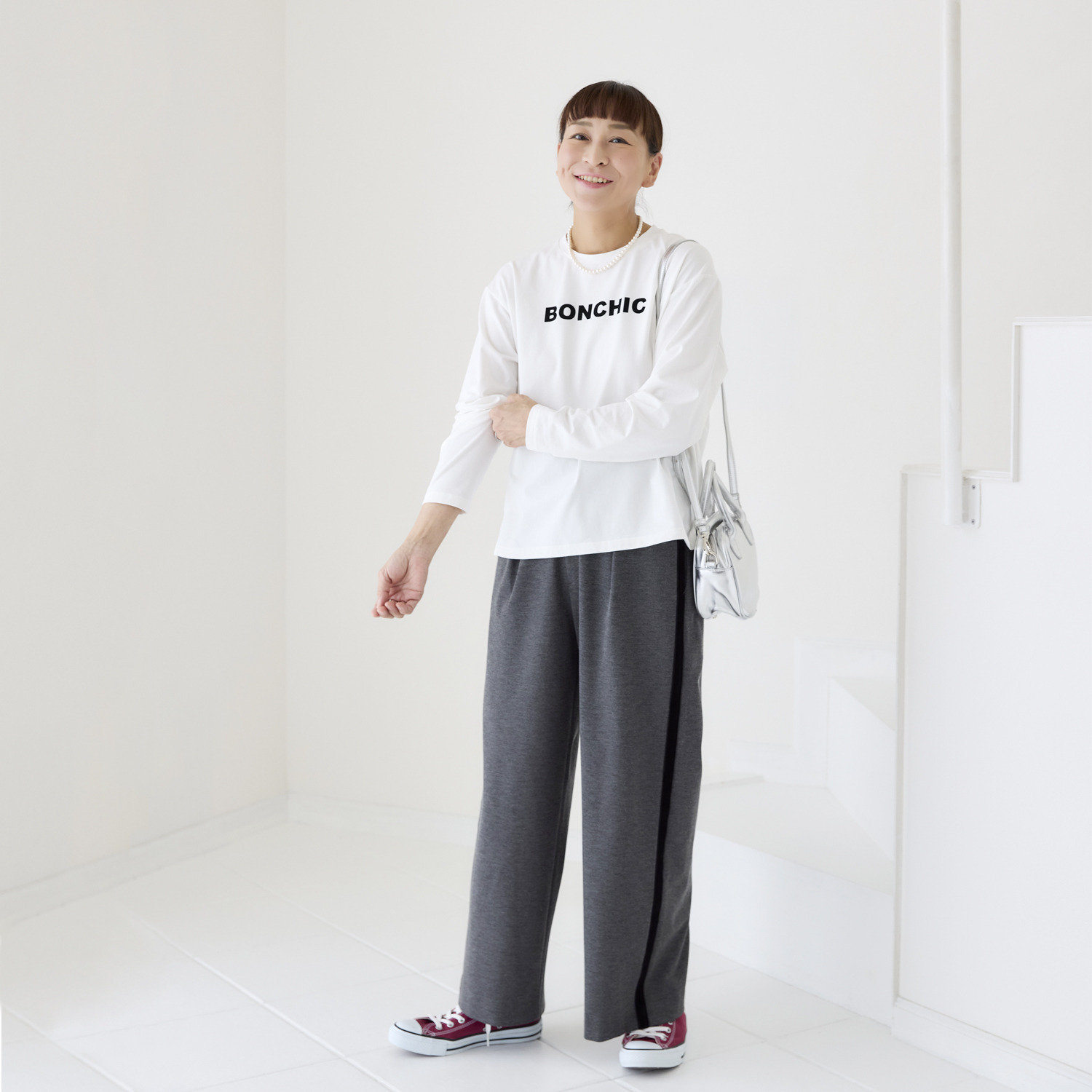 エクラージュ フロッキーロゴプリント ロングスリーブＴシャツ