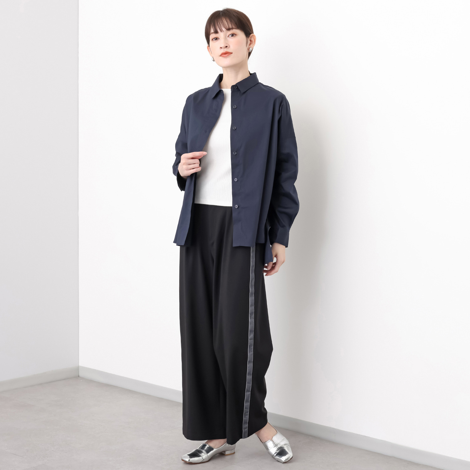 エクラージュ 後ろプレートアクセント ワイドシルエットシャツ