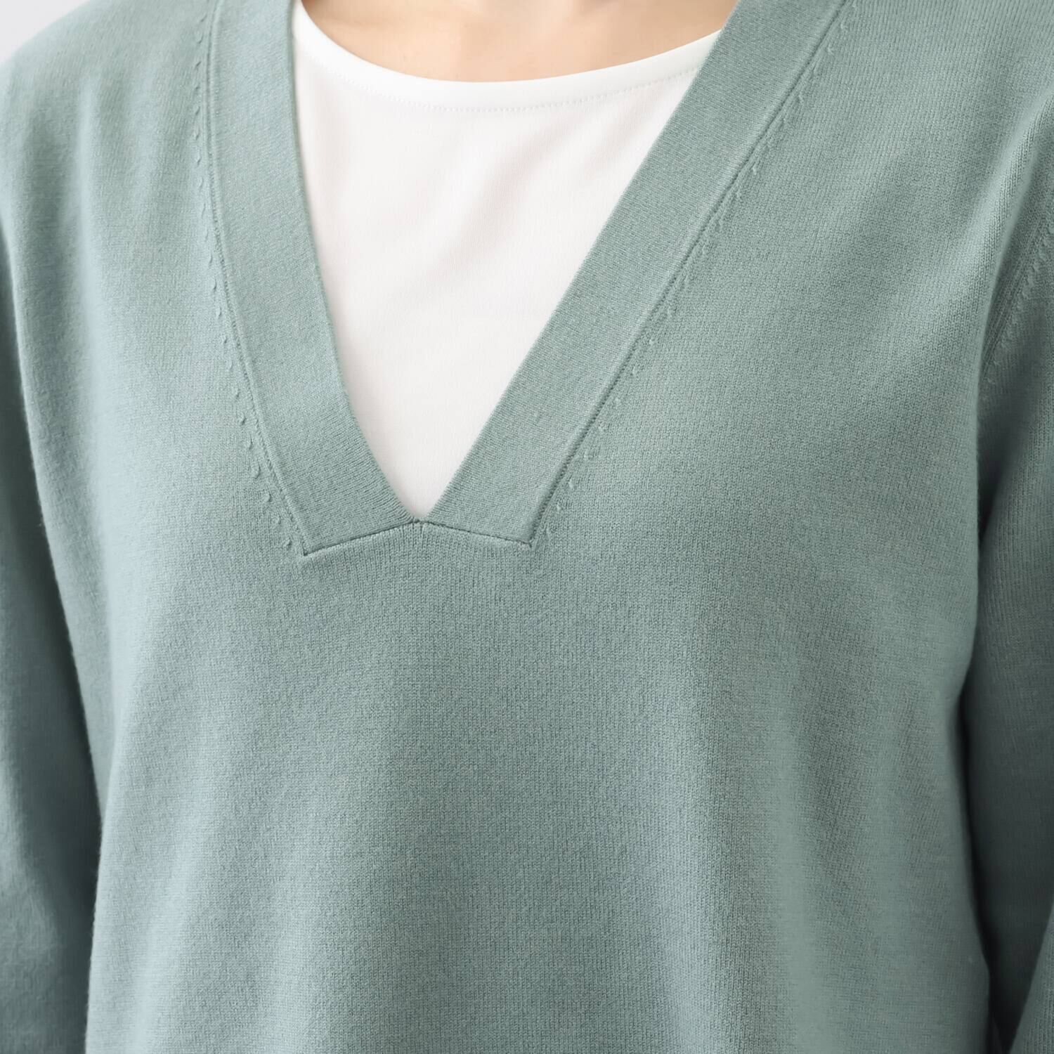バーチ　ドゥエ 快適心地！ カバーリングヤーン 深Ｖネックシャツテイル プルオーバー