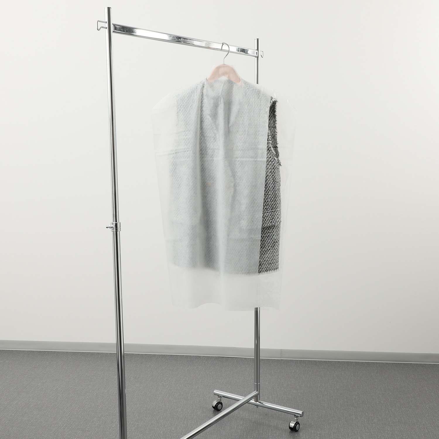 クラレトレーディング 大切なお洋服の収納に あるとうれしい ブロック式洋服カバー コンフォート ＜ショート２２枚組＞