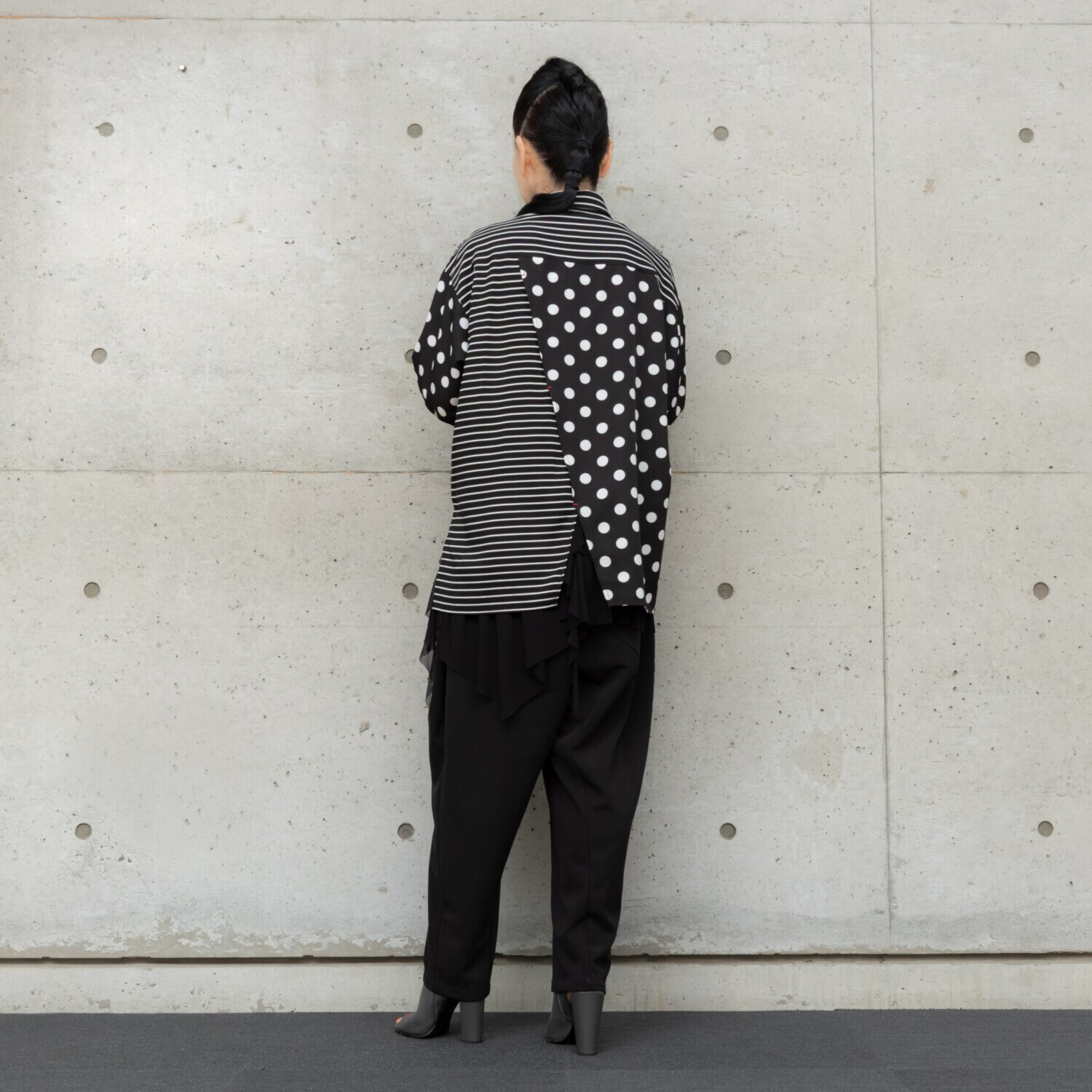 ヒロコ　デシネール パターンオンパターン ドットとストライプで創る アシンメトリーデザイン アートなシャツ