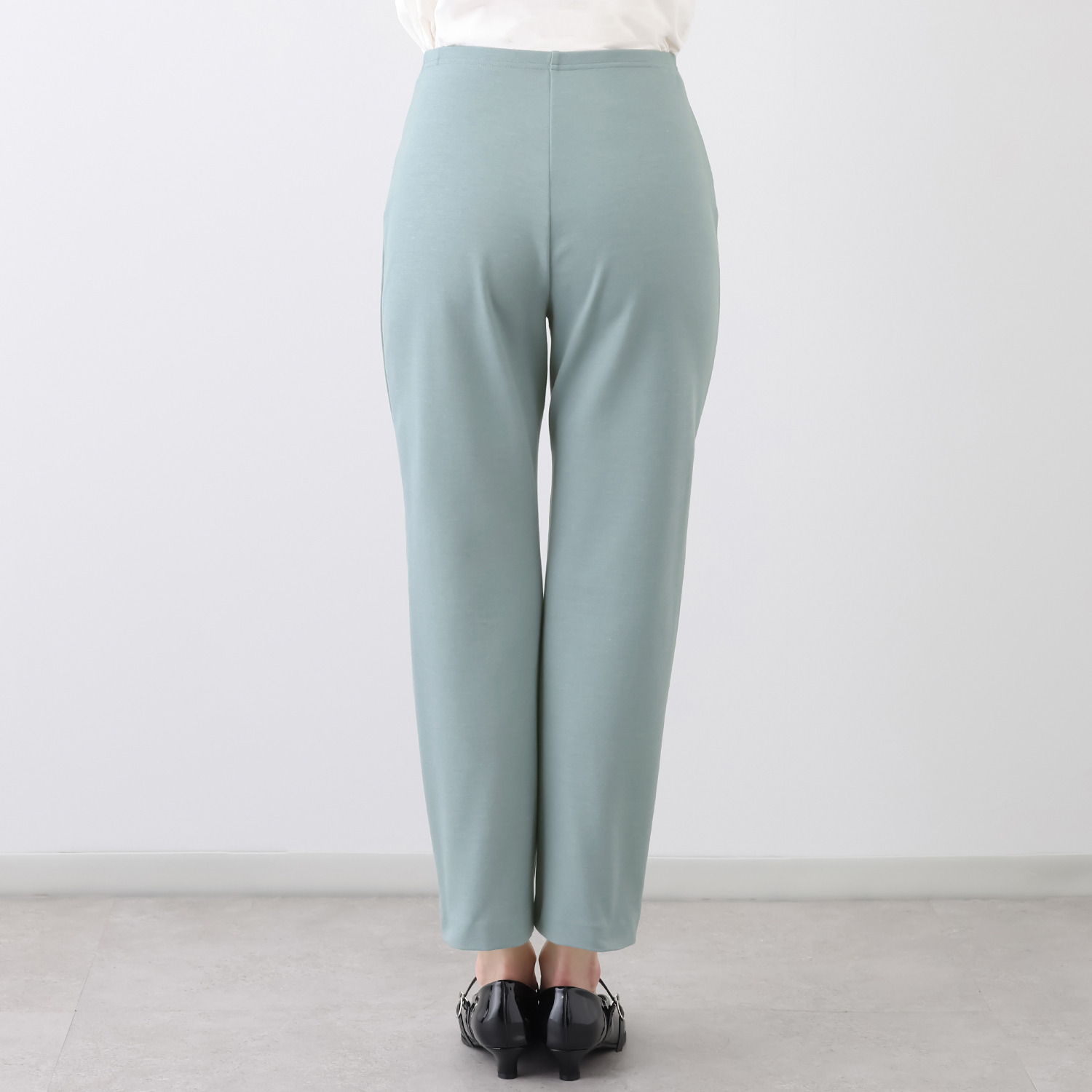 上質ごこち 吸湿発熱 プレミアム雅山（Ｒ） ストレートパンツ ＜股下６４ｃｍ＞