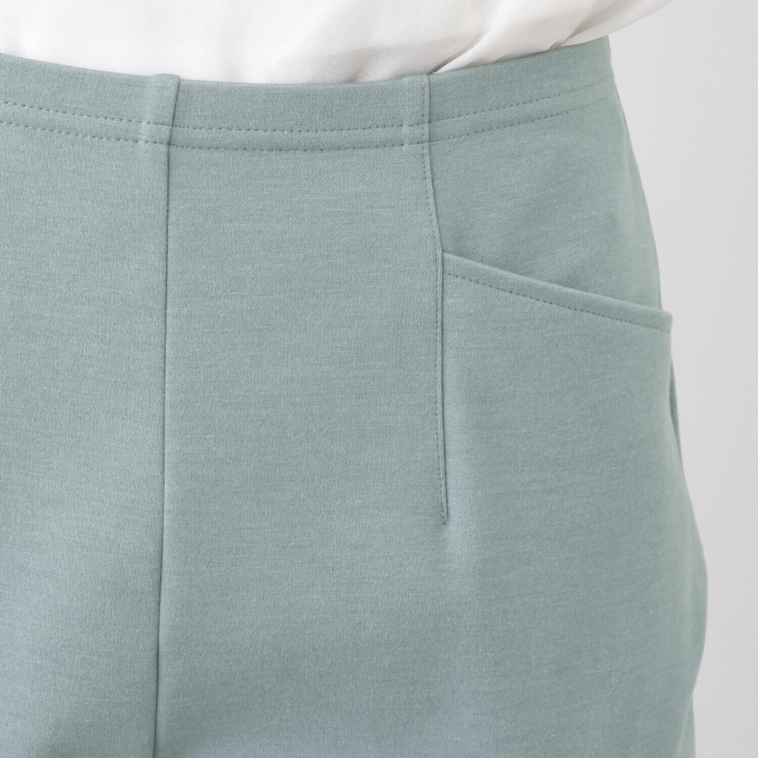 上質ごこち 吸湿発熱 プレミアム雅山（Ｒ） ストレートパンツ ＜股下６４ｃｍ＞