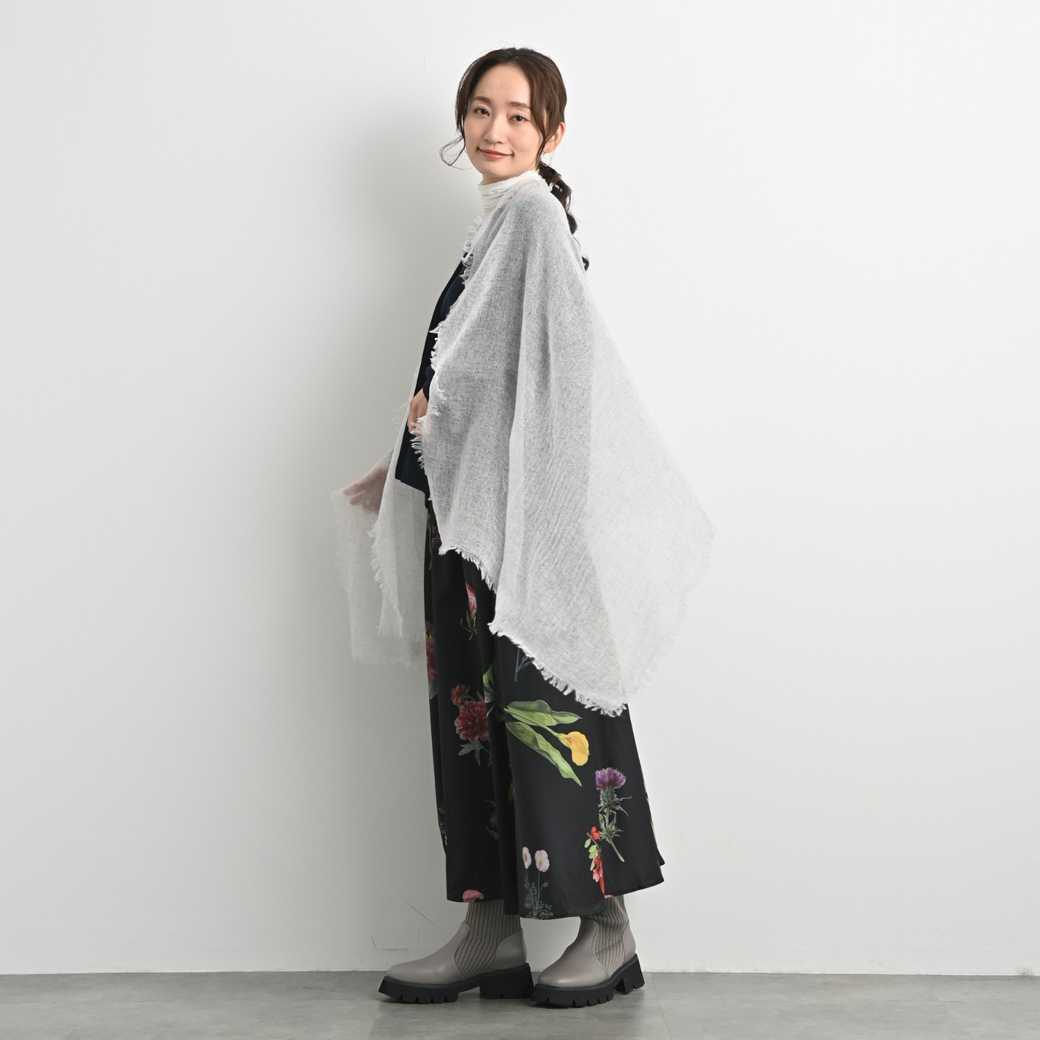 ティエドゥール 至福のなめらかさＵＰ 綾織　内モンゴル産 アルバスカシミヤ１００％ ＮＥＷエアリーストール