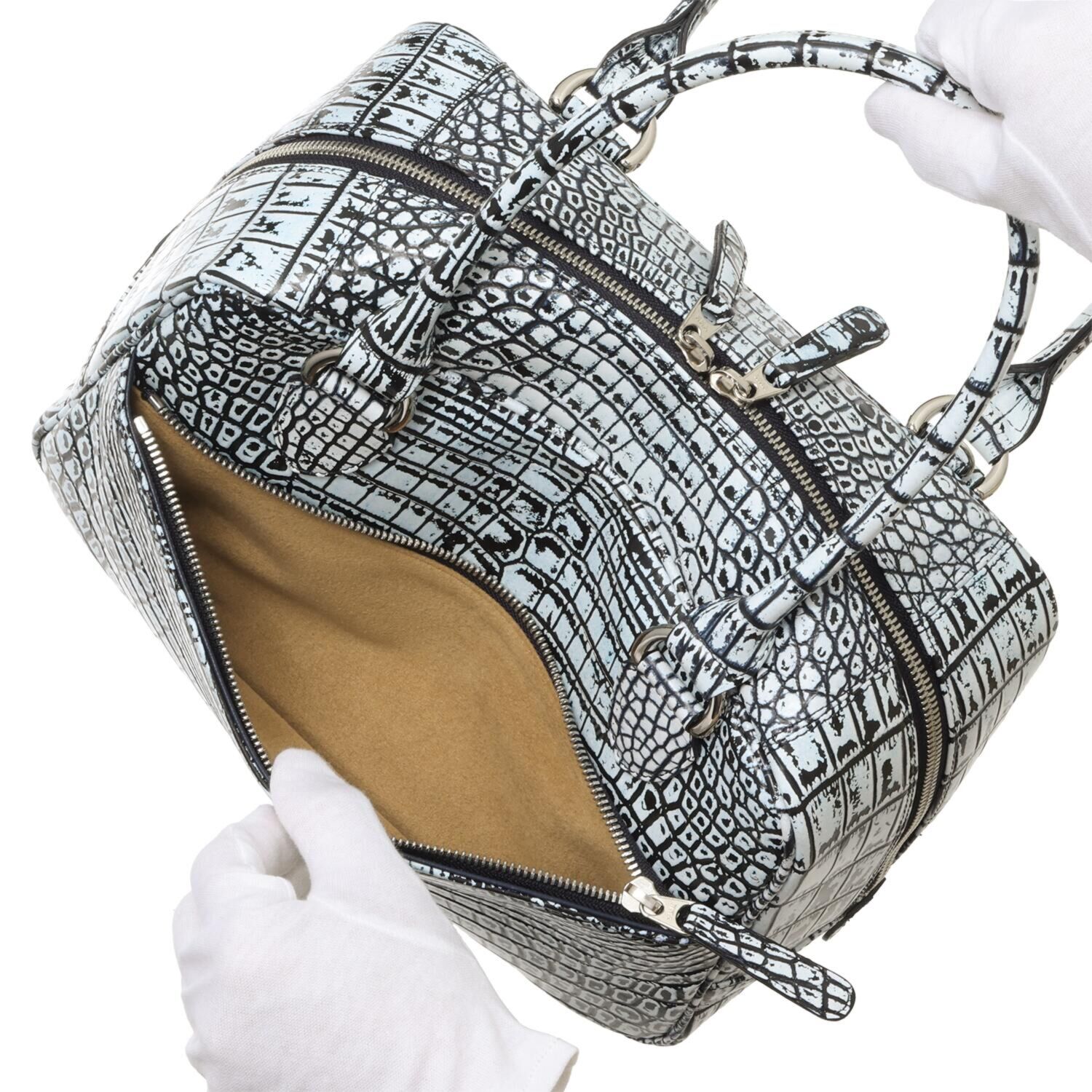 グラスクォーツ 日本製 クロコダイル デザインストラップ付 タウンボストンバッグ スノートップコレクション “ネーヴェ”