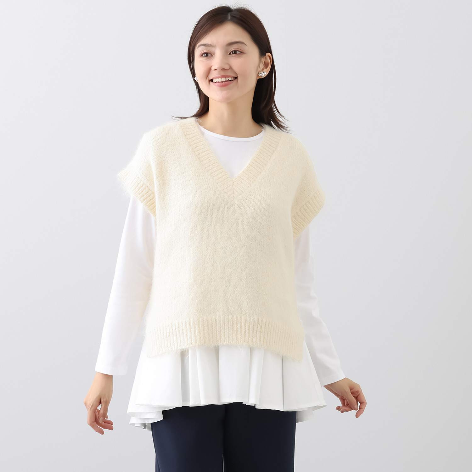 モン　エラン 旬のレイヤードスタイルが 即完成！ 裾切替ロングＴシャツ＆ スパンコールニットベスト セット