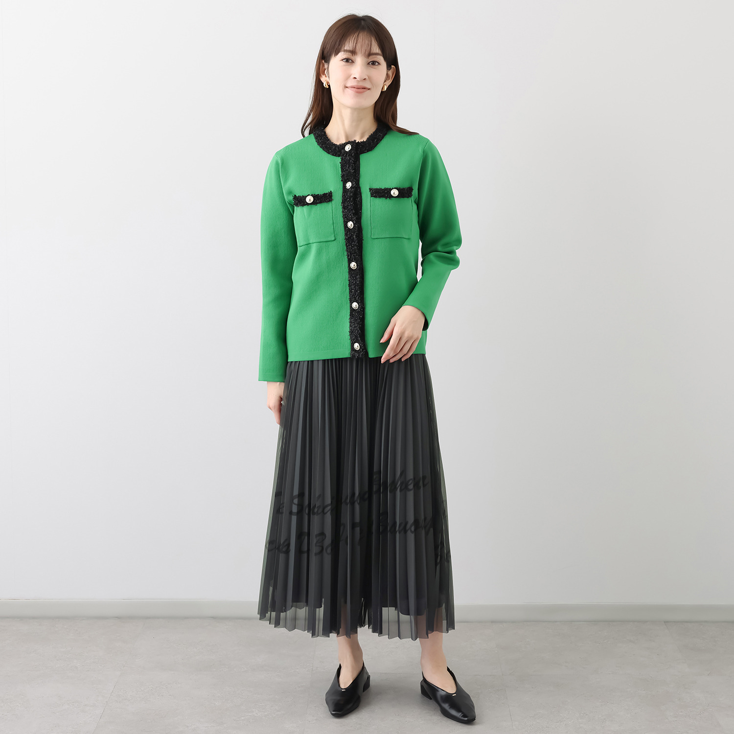 アペーナ シアープリーツ ロゴ入りスカート