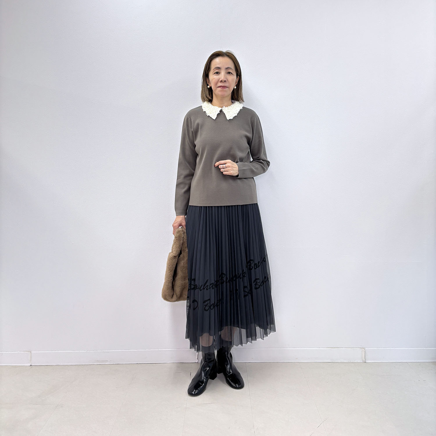 アペーナ シアープリーツ ロゴ入りスカート