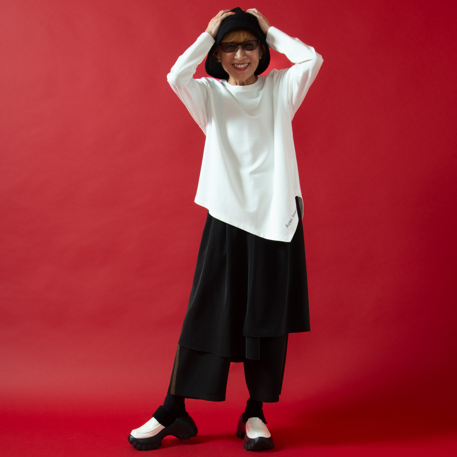 ミニマライズプラス シンプルの先にある 美しさを表現した メッセージプルオーバー