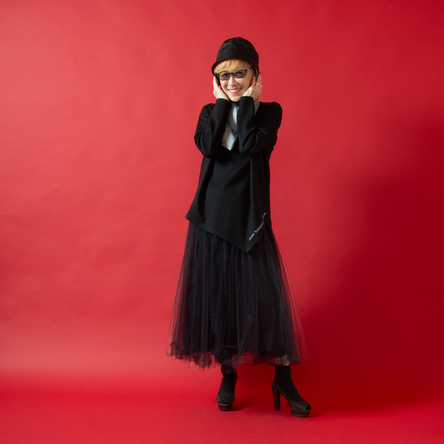 ミニマライズプラス シンプルの先にある 美しさを表現した メッセージプルオーバー