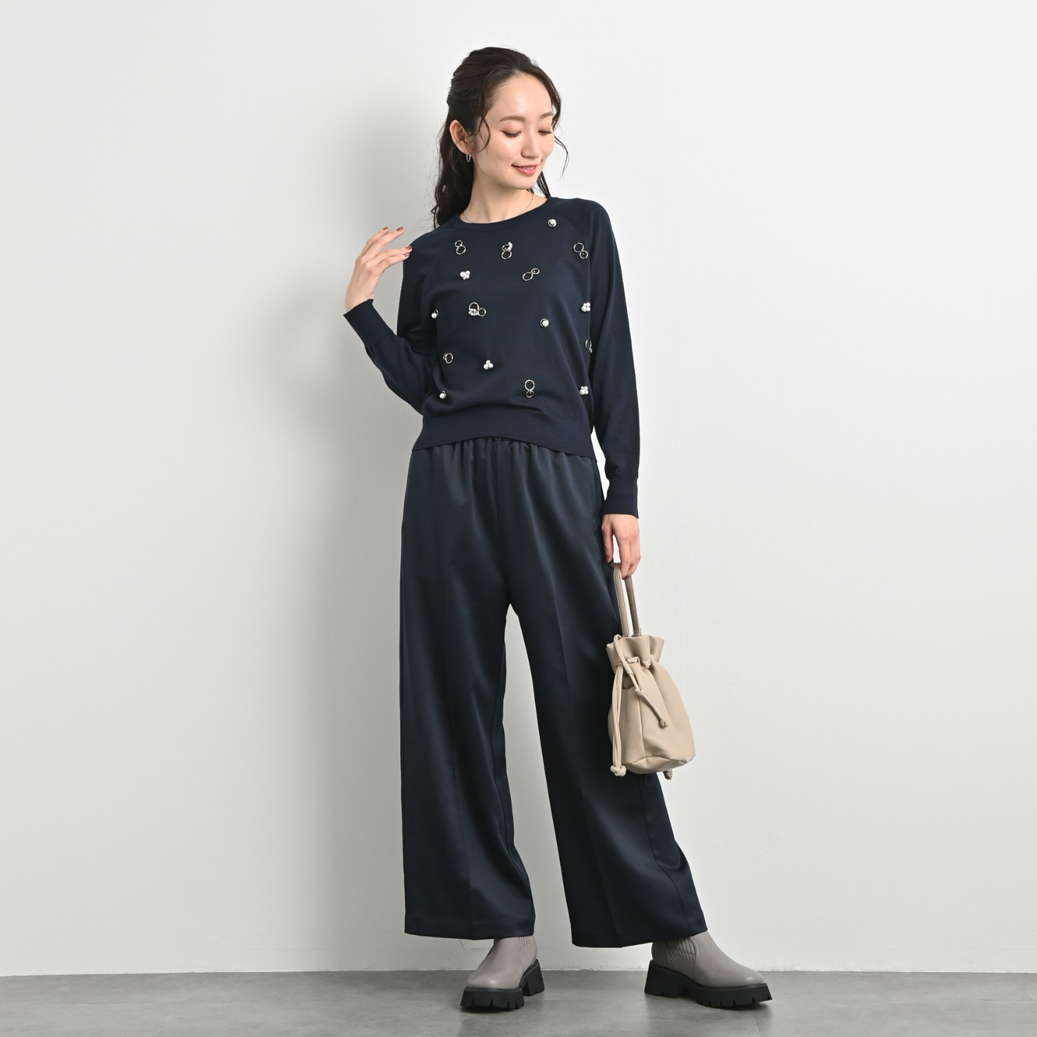 元町ゼラール とろみ＆きれい見えサテン ストレートパンツ