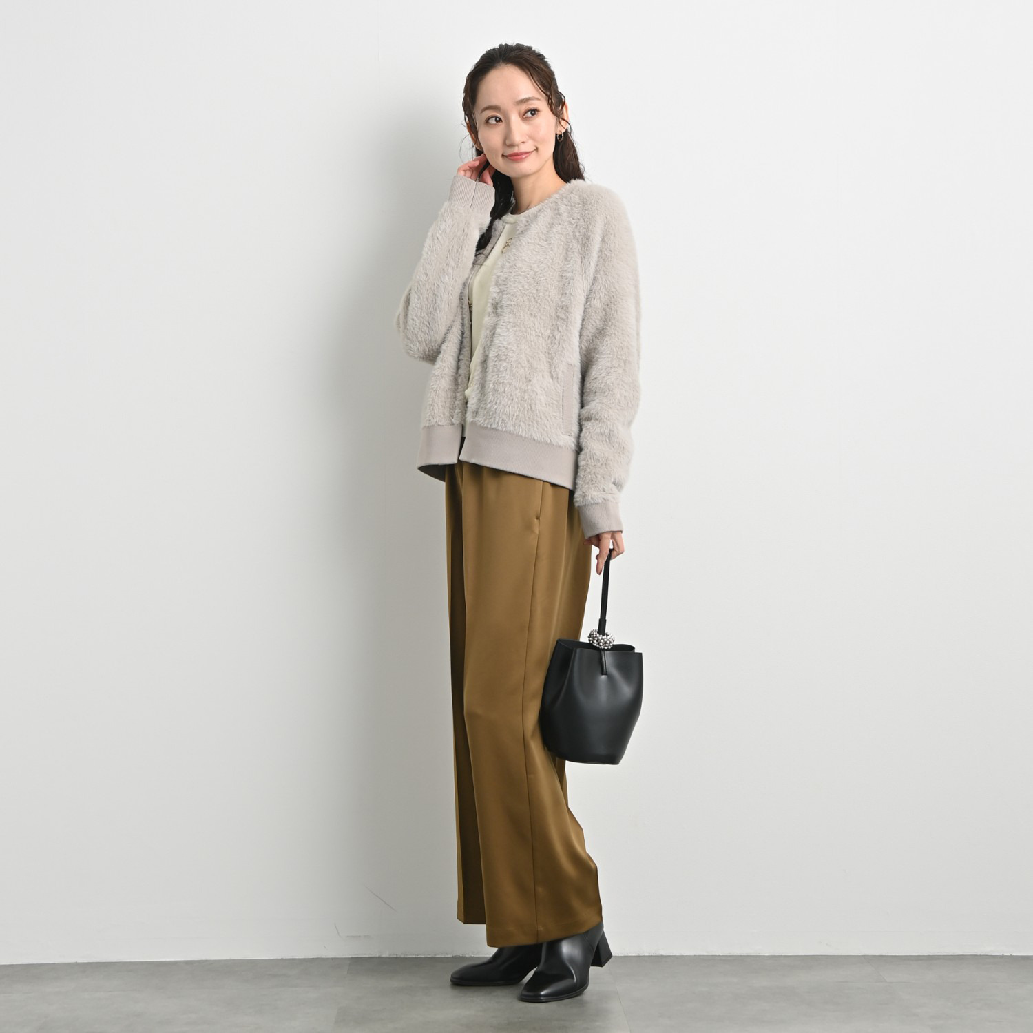 元町ゼラール とろみ＆きれい見えサテン ストレートパンツ