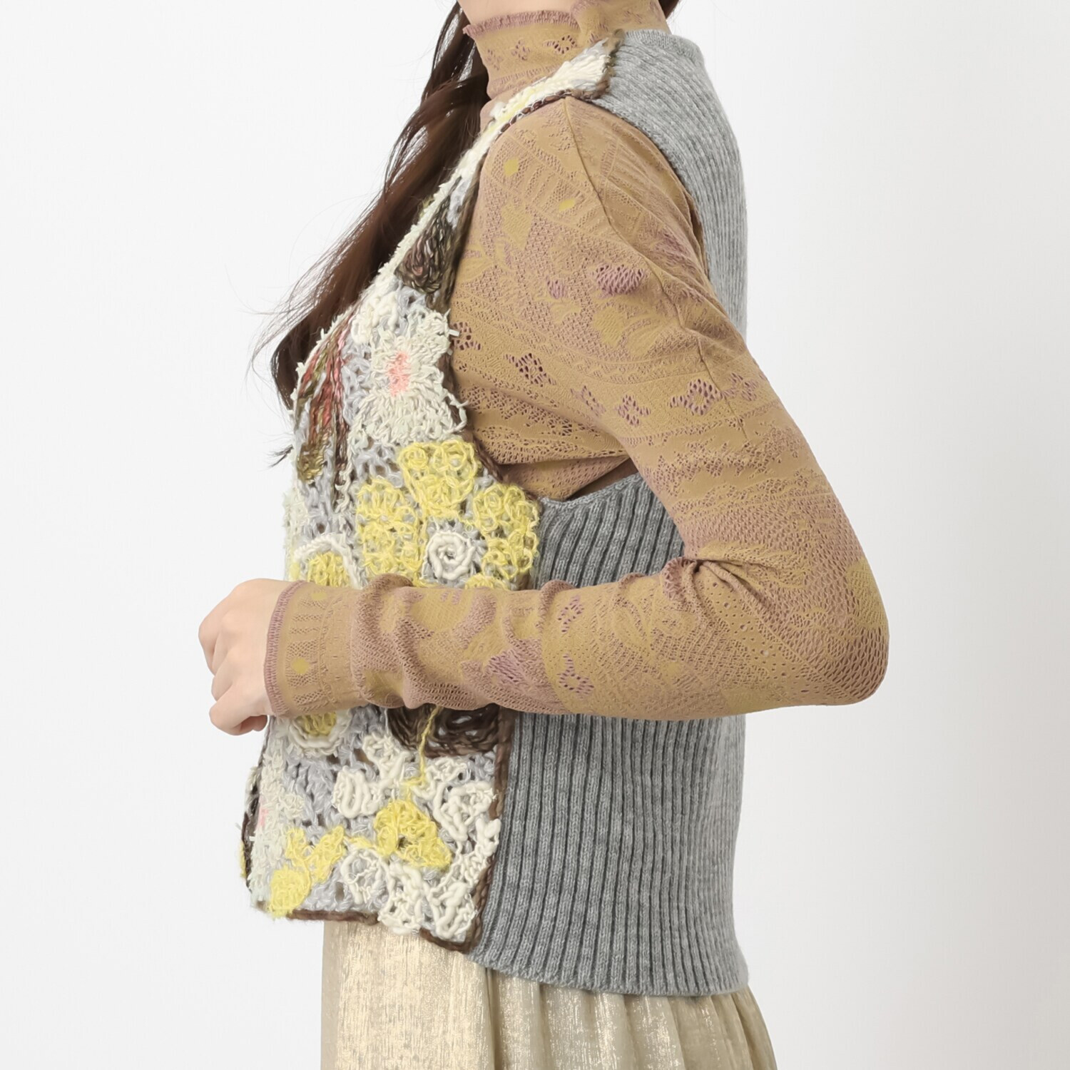 エム　アンド　キョウコ フラワー刺しゅうベスト
