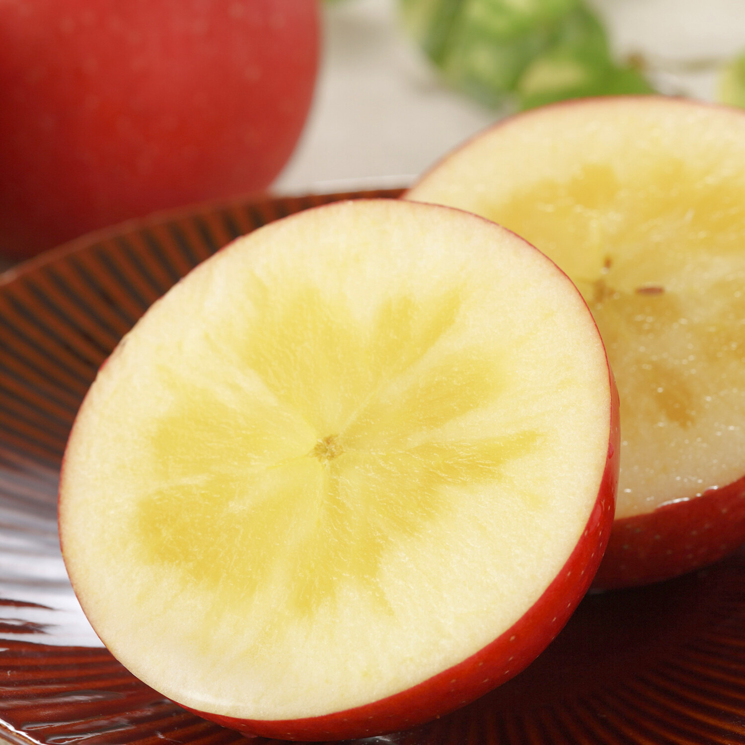 山形県産 蜜入り小玉りんご “高徳りんご”