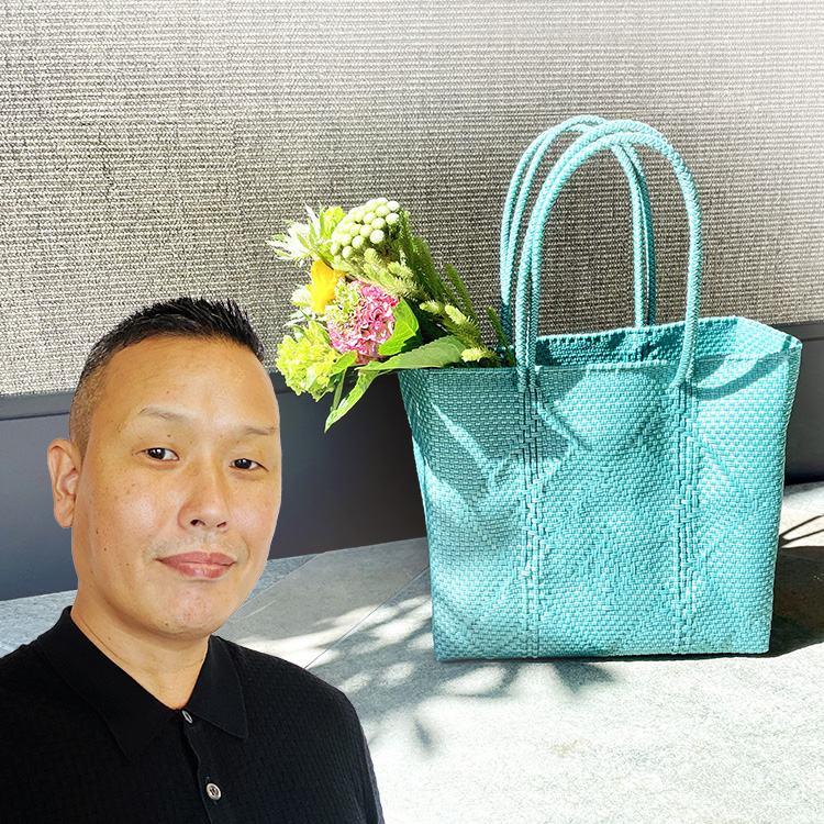 ���}����m����